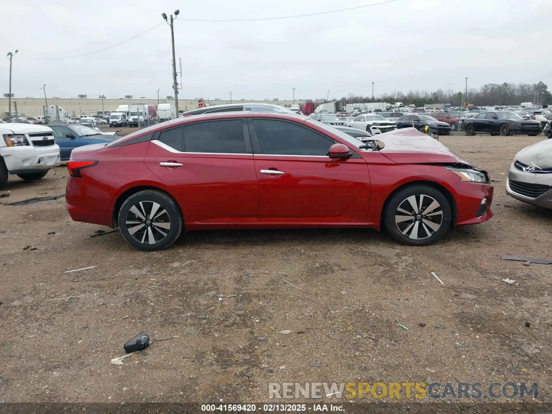13 Photograph of a damaged car 1N4BL4DWXNN339712 NISSAN ALTIMA 2022