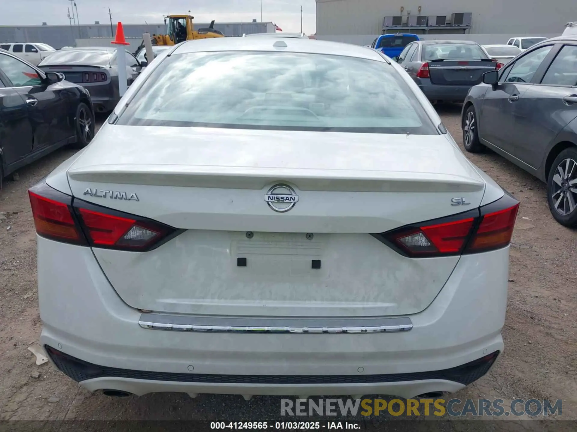 17 Photograph of a damaged car 1N4BL4EV0NN406839 NISSAN ALTIMA 2022