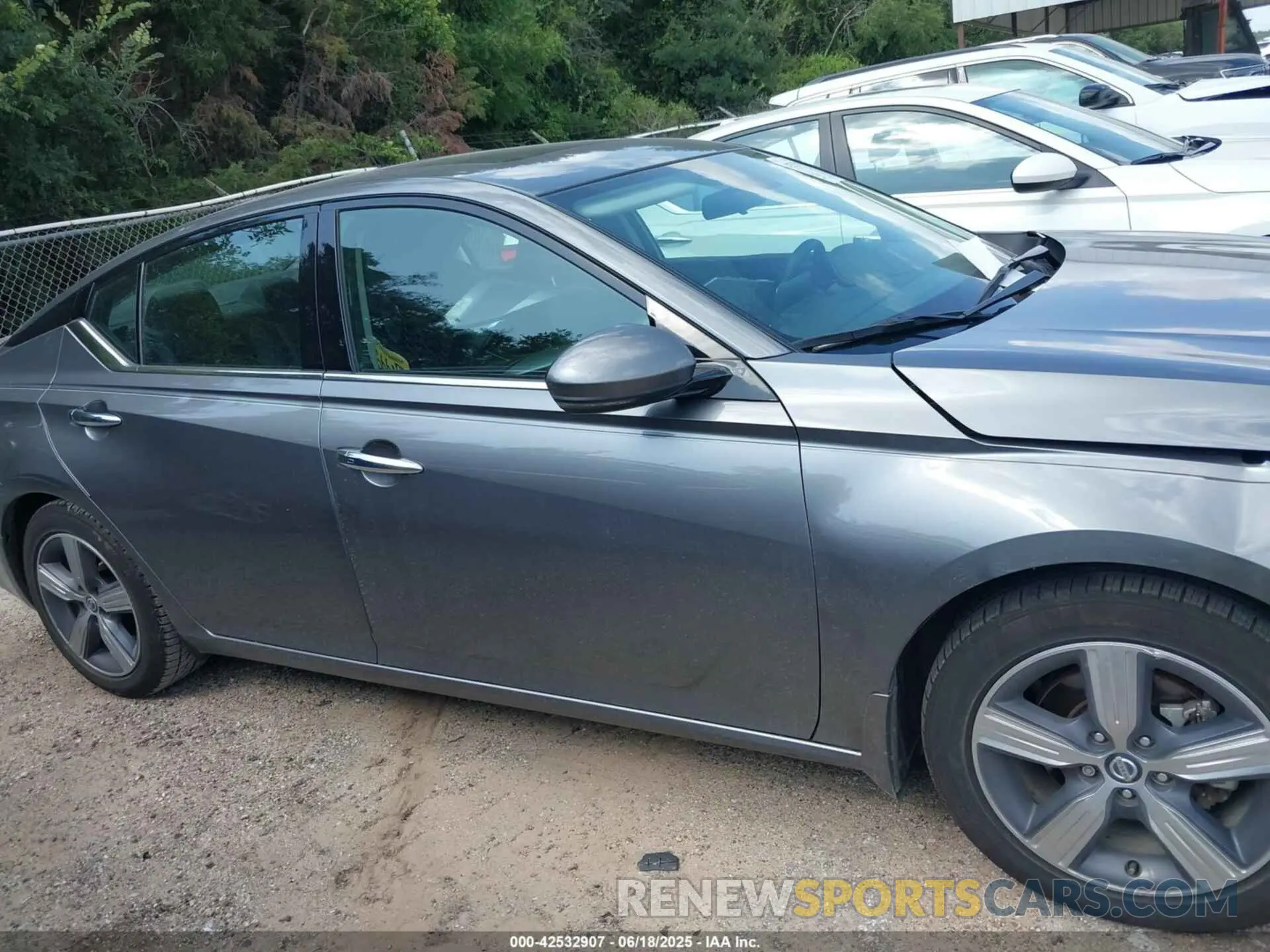 13 Photograph of a damaged car 1N4BL4EV1NN416716 NISSAN ALTIMA 2022