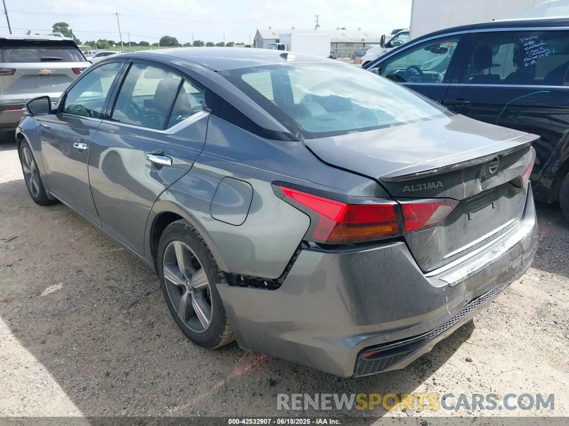 3 Photograph of a damaged car 1N4BL4EV1NN416716 NISSAN ALTIMA 2022