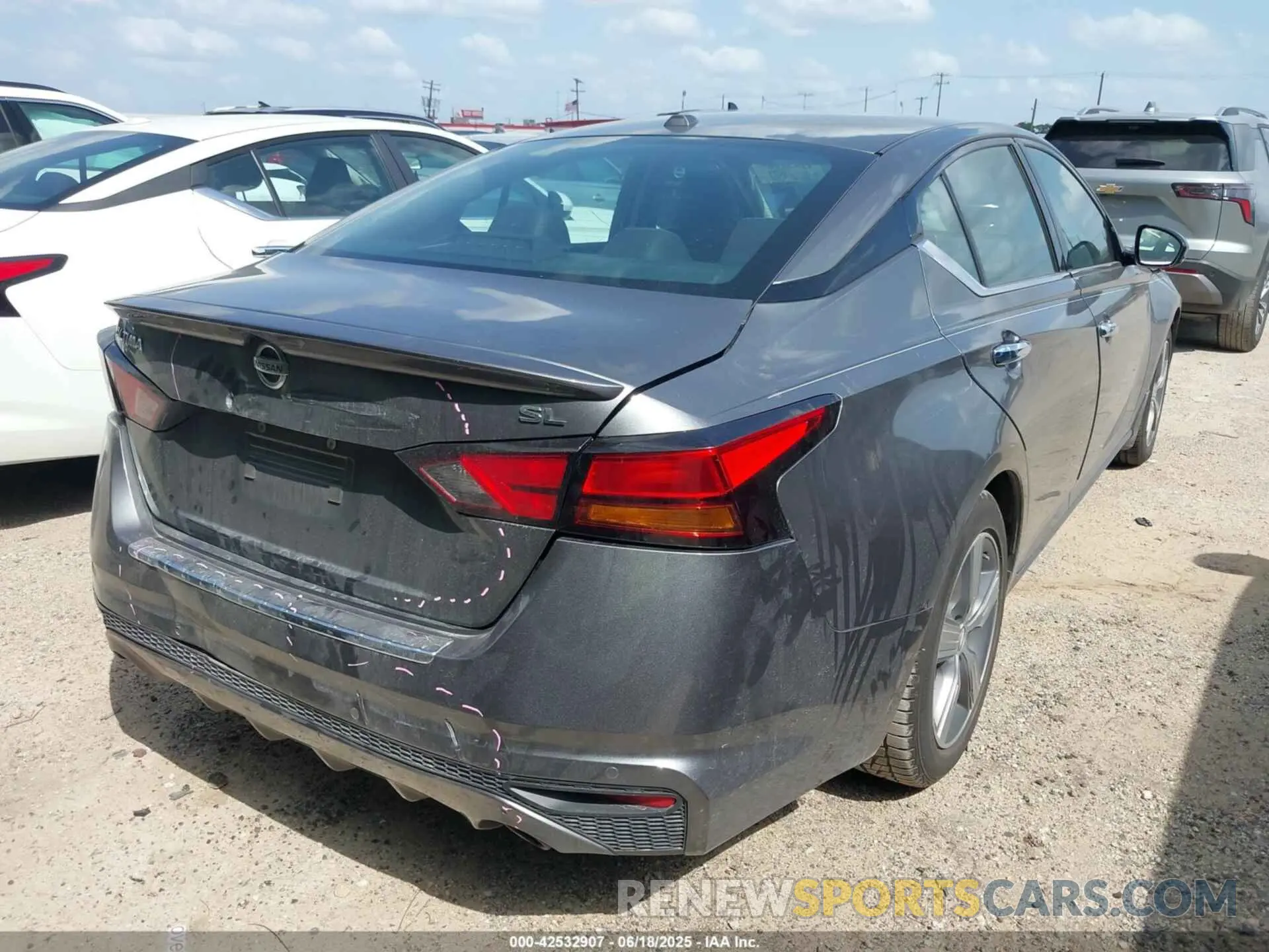 4 Photograph of a damaged car 1N4BL4EV1NN416716 NISSAN ALTIMA 2022