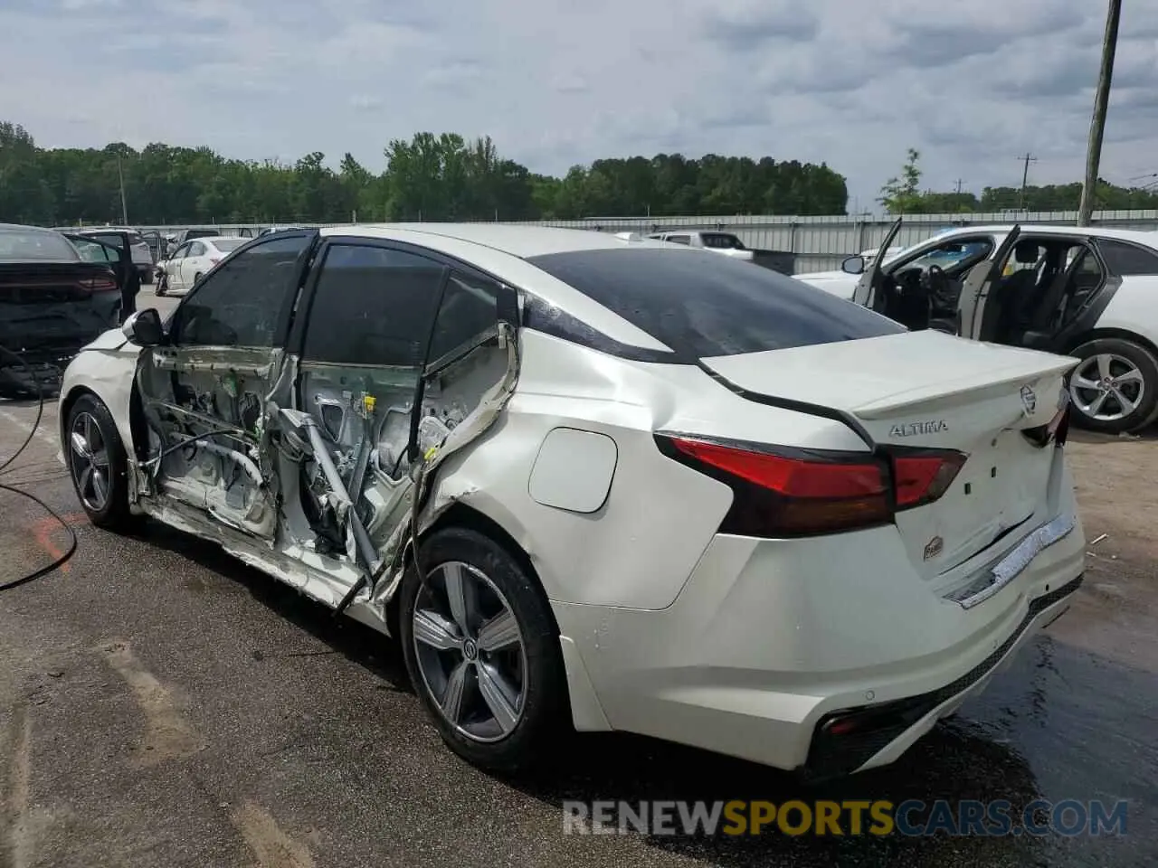 2 Photograph of a damaged car 1N4BL4EV2NN401660 NISSAN ALTIMA 2022