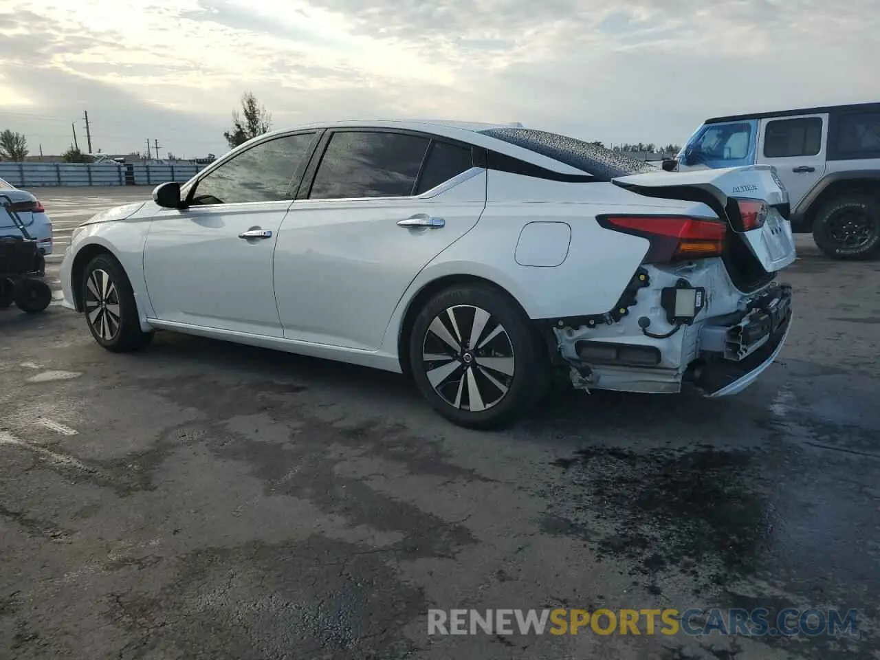 2 Photograph of a damaged car 1N4BL4EV8NN315902 NISSAN ALTIMA 2022