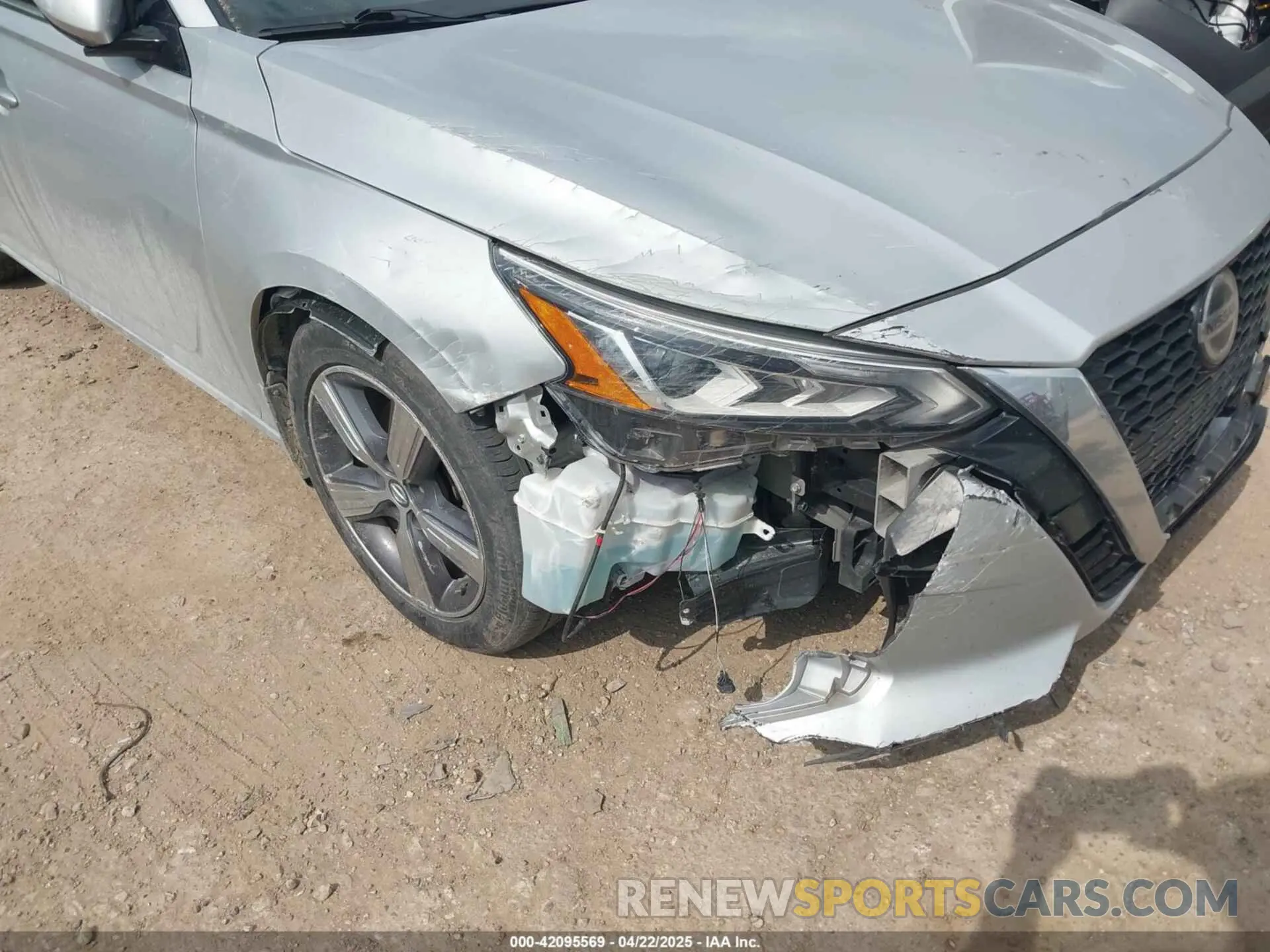 17 Photograph of a damaged car 1N4BL4EVXNN414981 NISSAN ALTIMA 2022