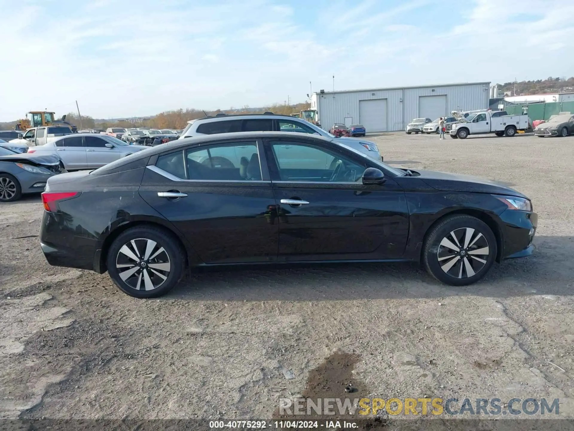 13 Photograph of a damaged car 1N4BL4EW1NN311523 NISSAN ALTIMA 2022