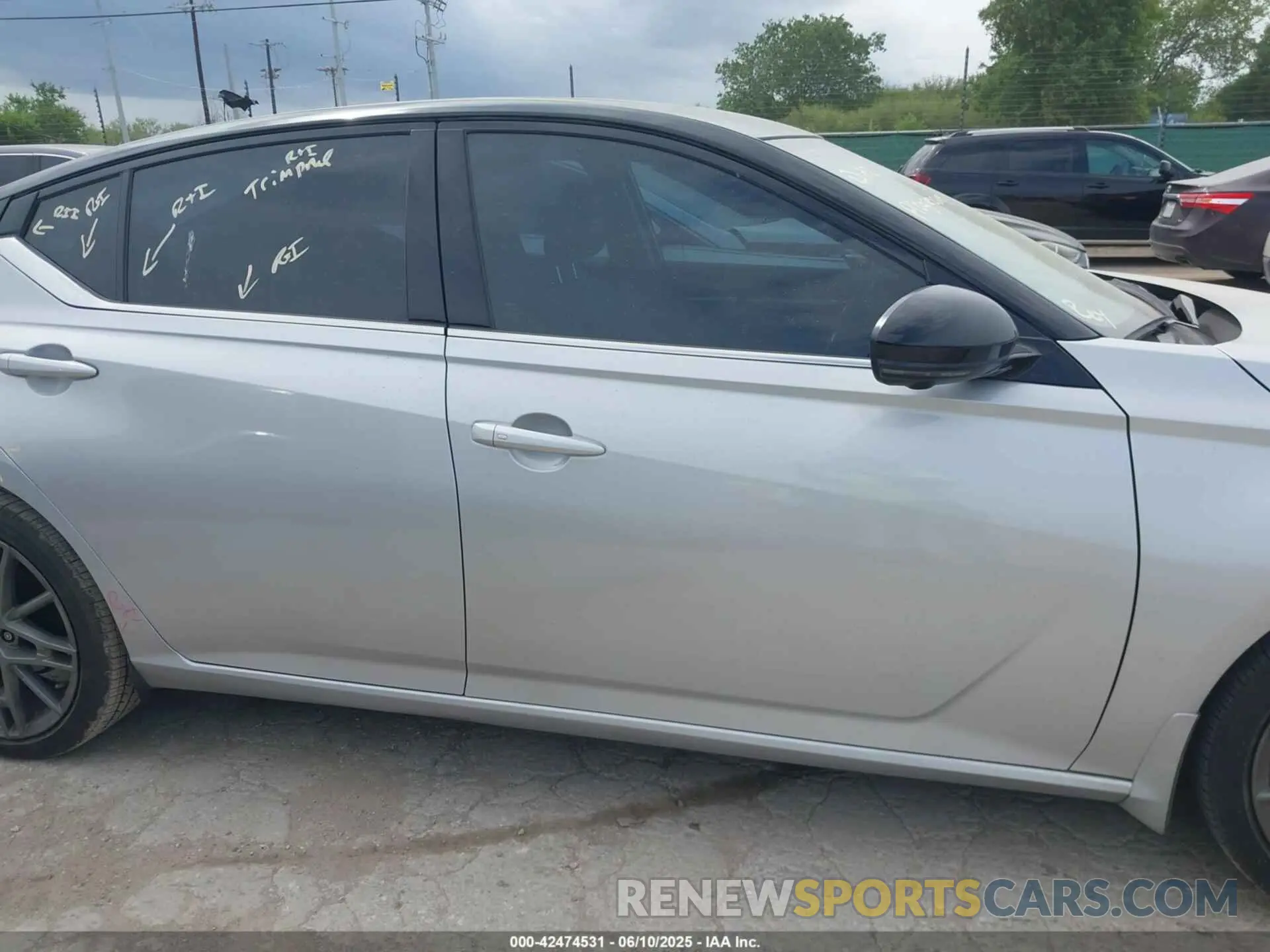 14 Photograph of a damaged car 1N4AL4CV4PN338658 NISSAN ALTIMA 2023