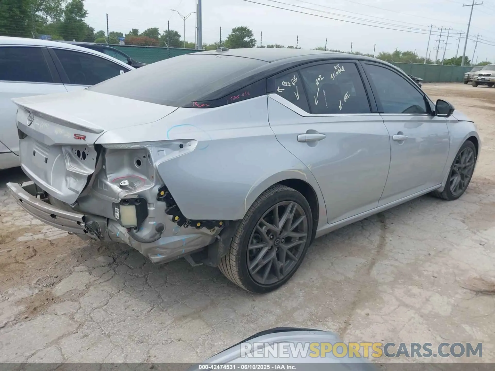 4 Photograph of a damaged car 1N4AL4CV4PN338658 NISSAN ALTIMA 2023