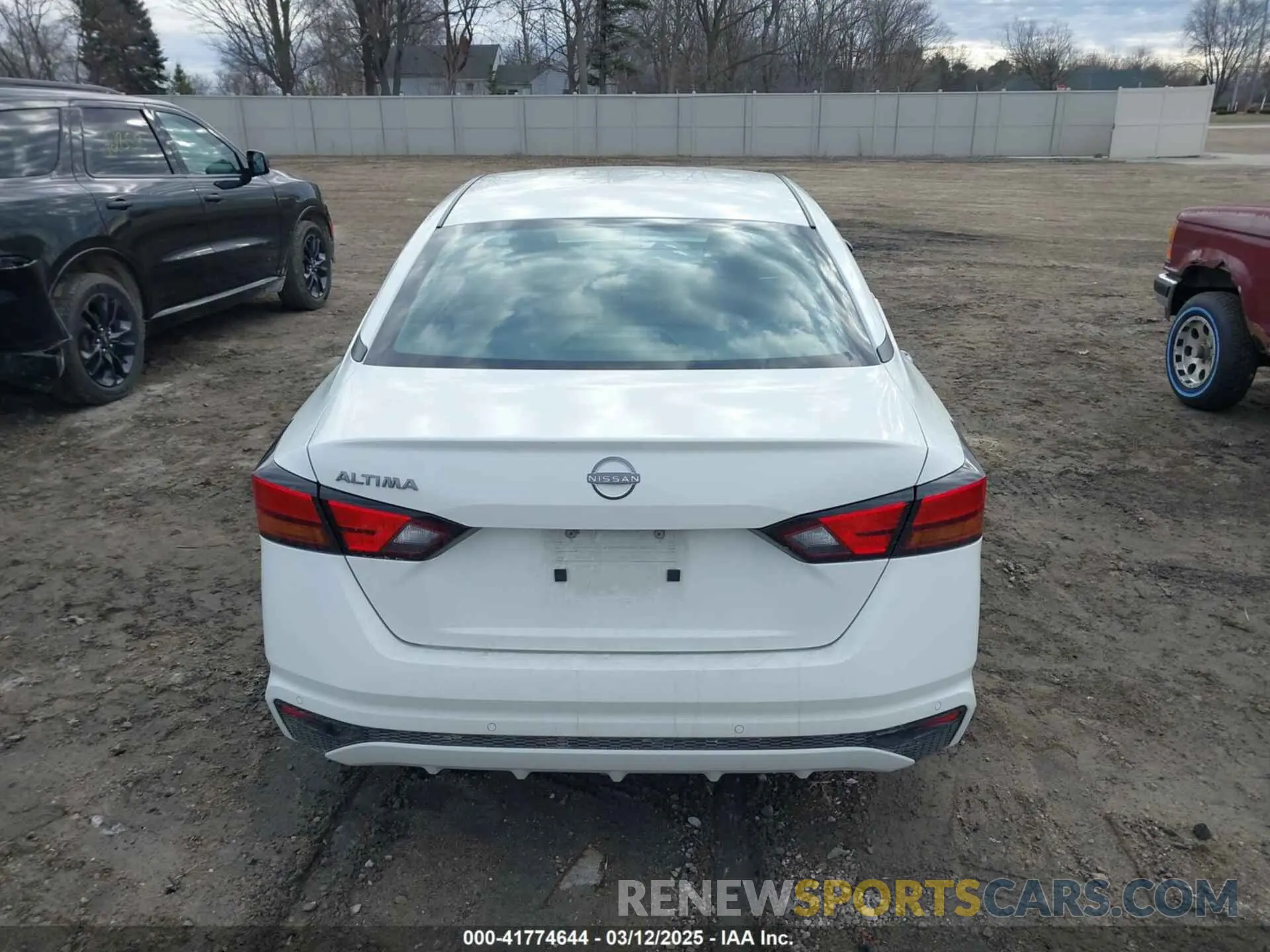 16 Photograph of a damaged car 1N4BL4BV0PN333138 NISSAN ALTIMA 2023