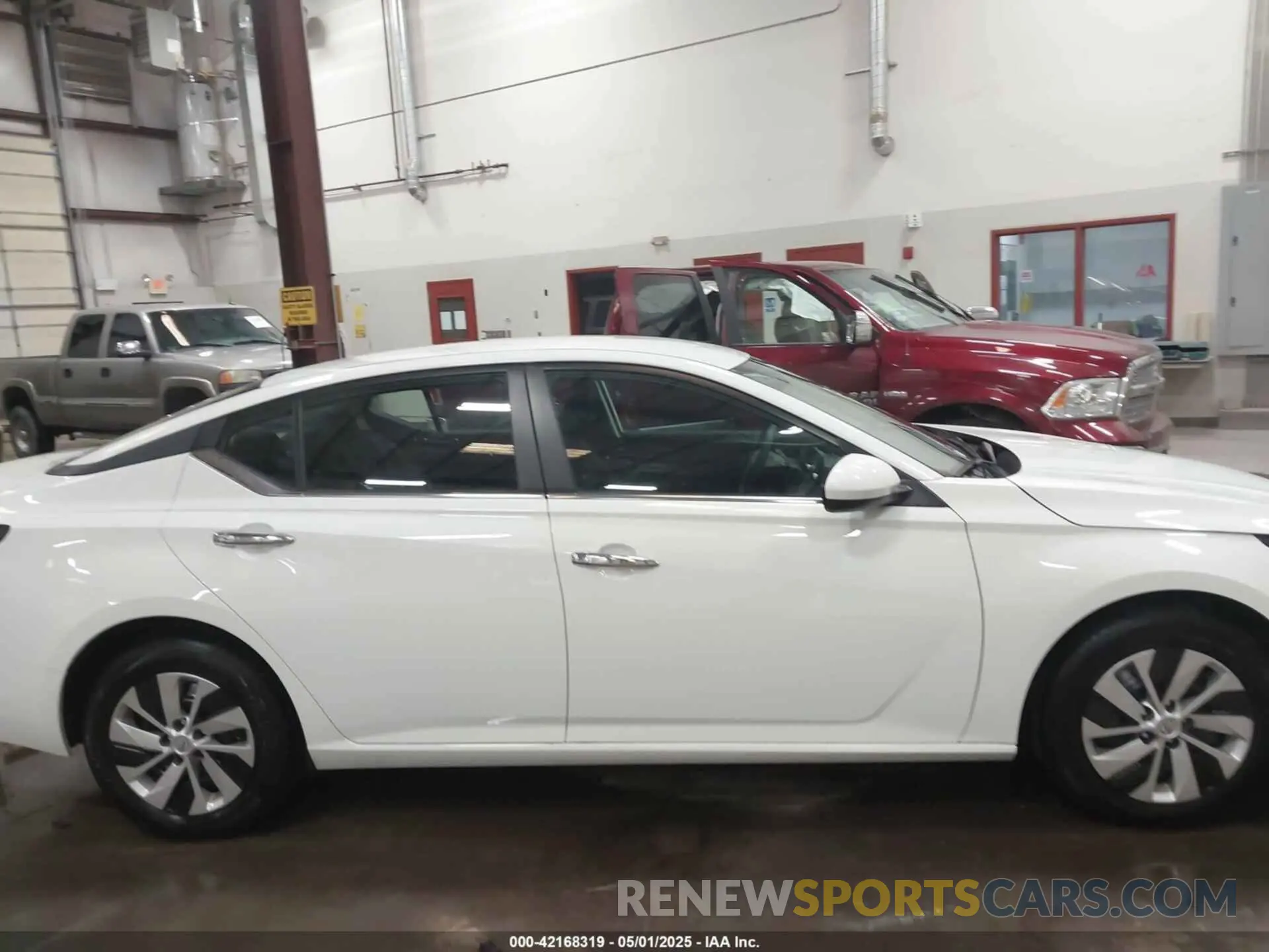 14 Photograph of a damaged car 1N4BL4BV0PN366544 NISSAN ALTIMA 2023