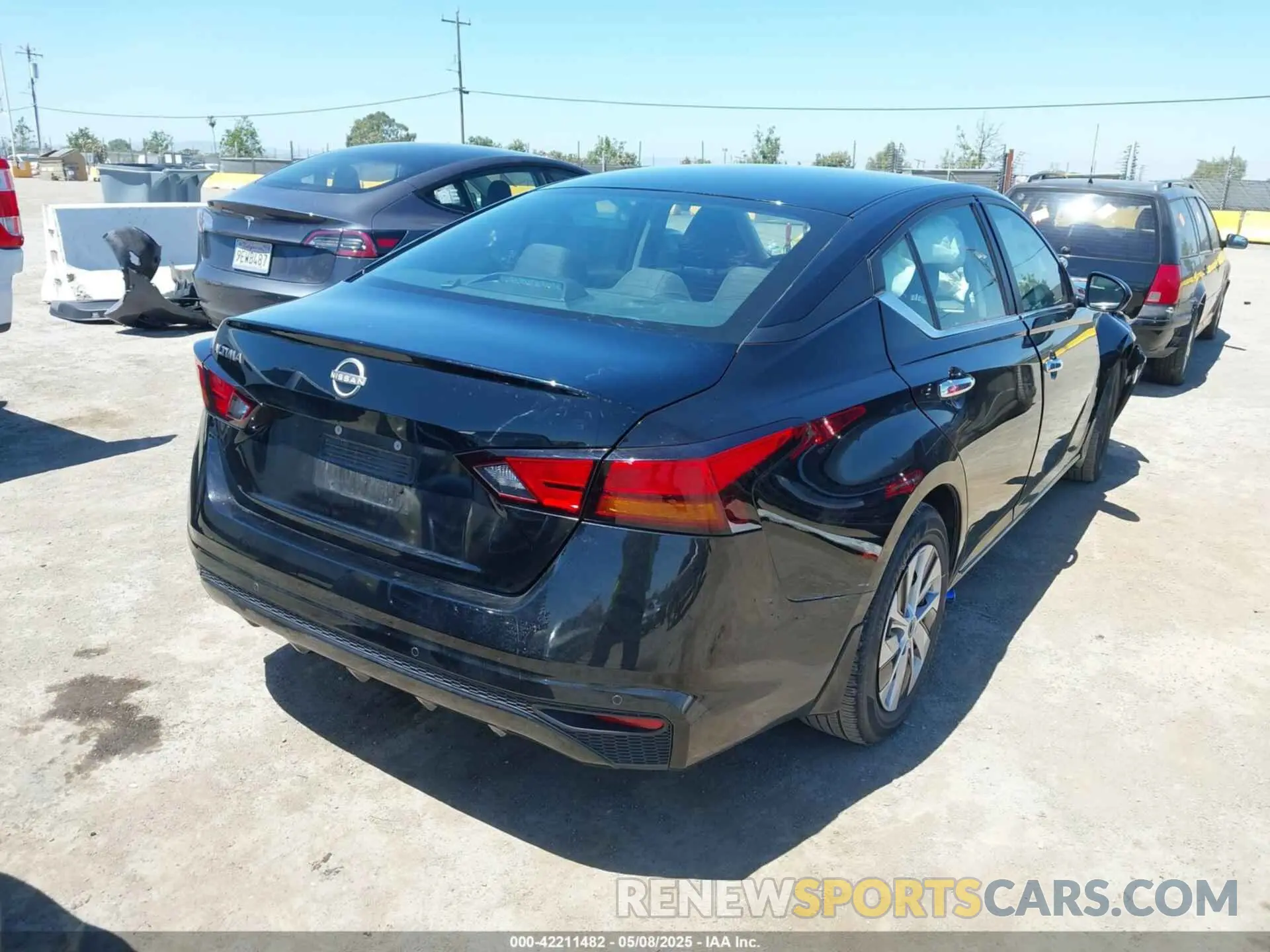 4 Photograph of a damaged car 1N4BL4BV1PN335982 NISSAN ALTIMA 2023