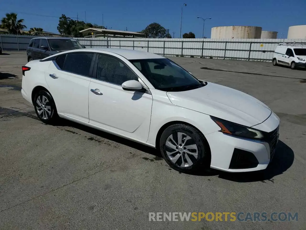 4 Photograph of a damaged car 1N4BL4BV1PN346027 NISSAN ALTIMA 2023