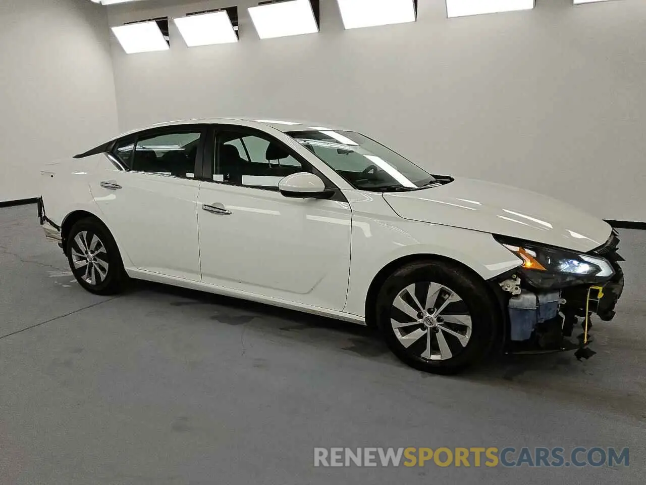 4 Photograph of a damaged car 1N4BL4BV1PN368660 NISSAN ALTIMA 2023