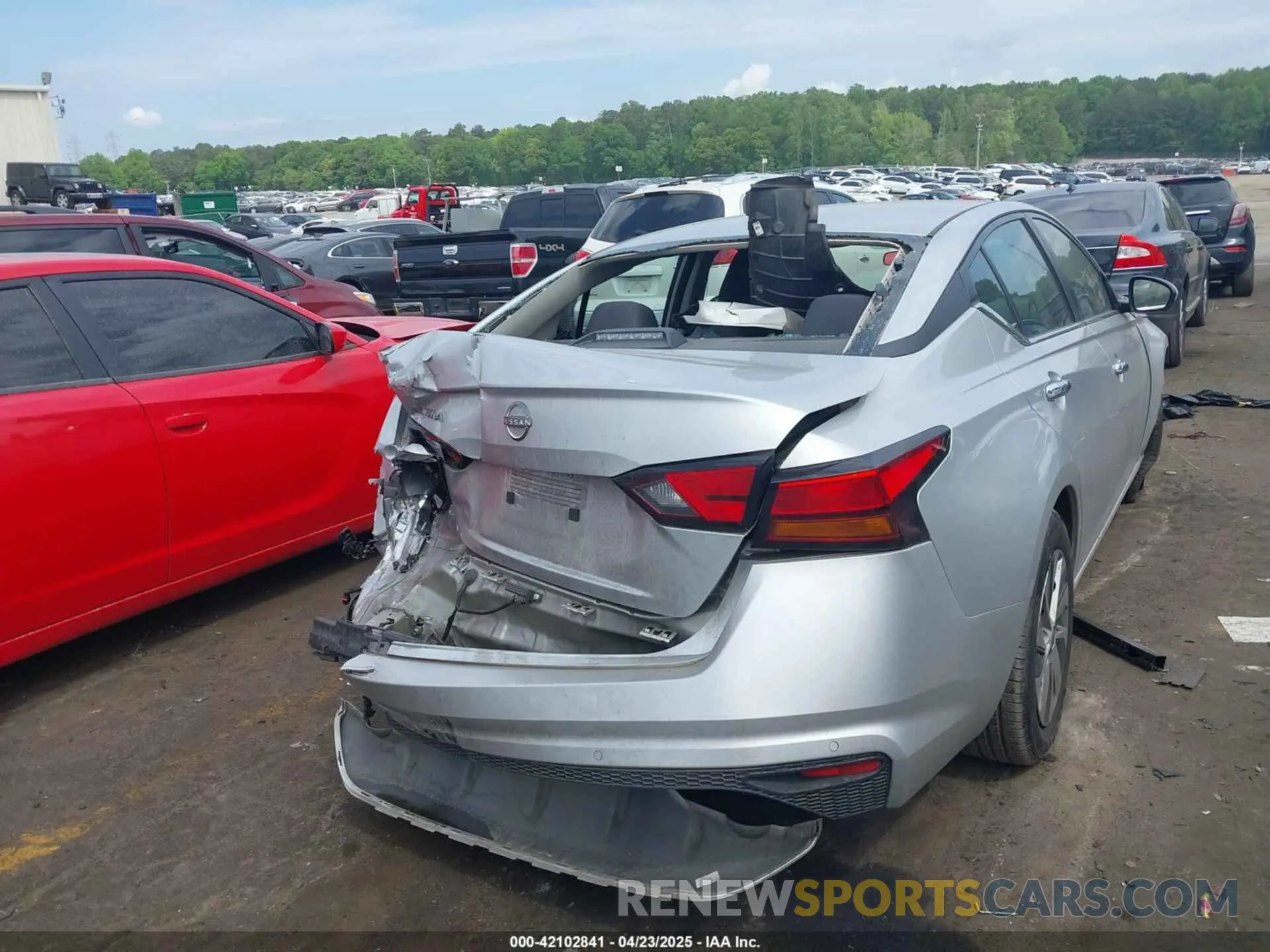 4 Photograph of a damaged car 1N4BL4BV8PN384077 NISSAN ALTIMA 2023
