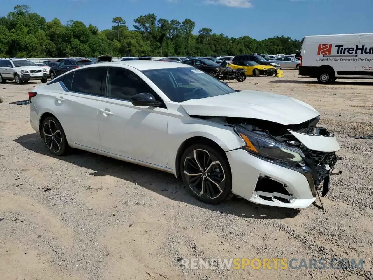 4 Photograph of a damaged car 1N4BL4CV0PN330156 NISSAN ALTIMA 2023