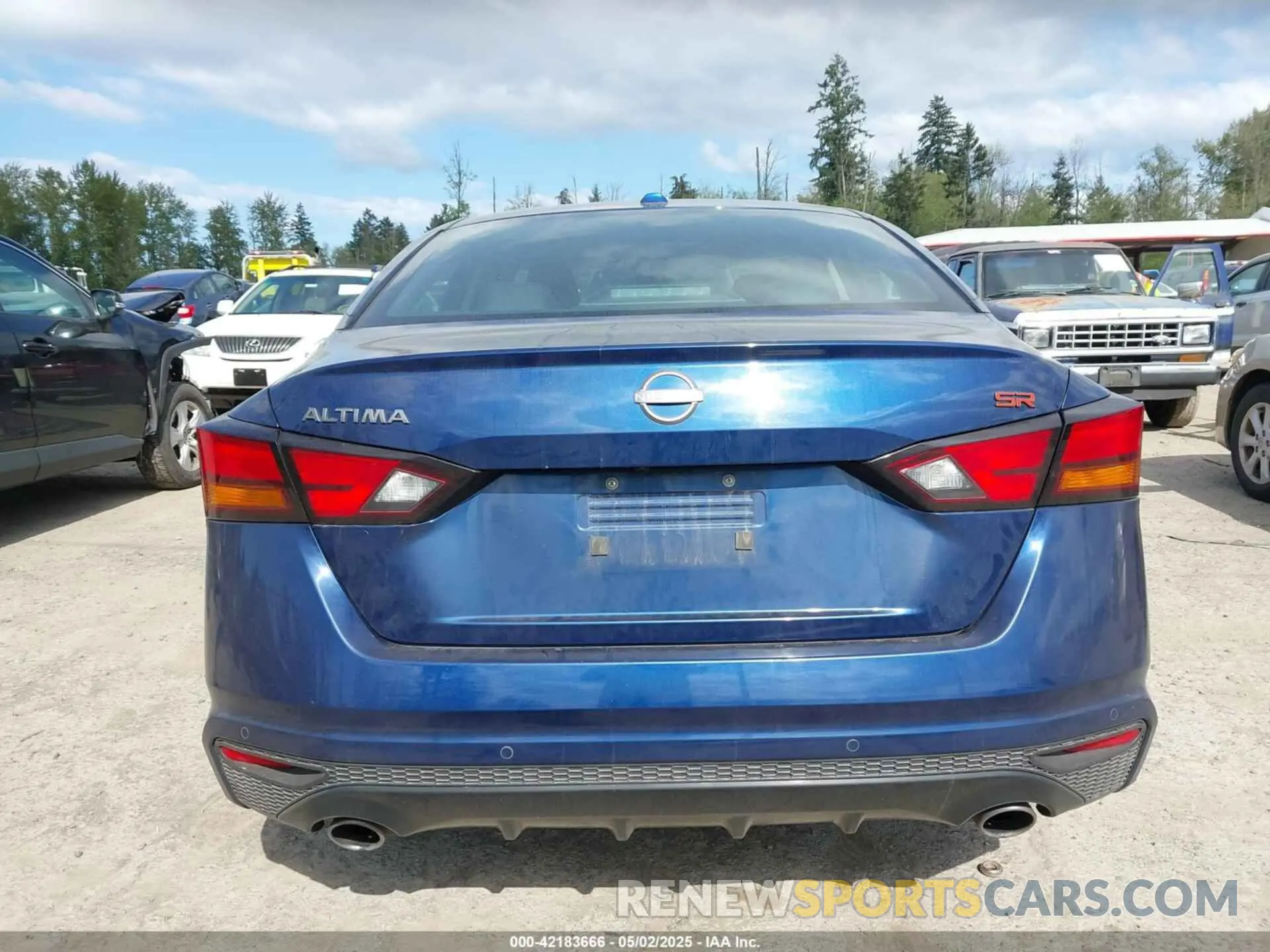 17 Photograph of a damaged car 1N4BL4CV0PN330514 NISSAN ALTIMA 2023