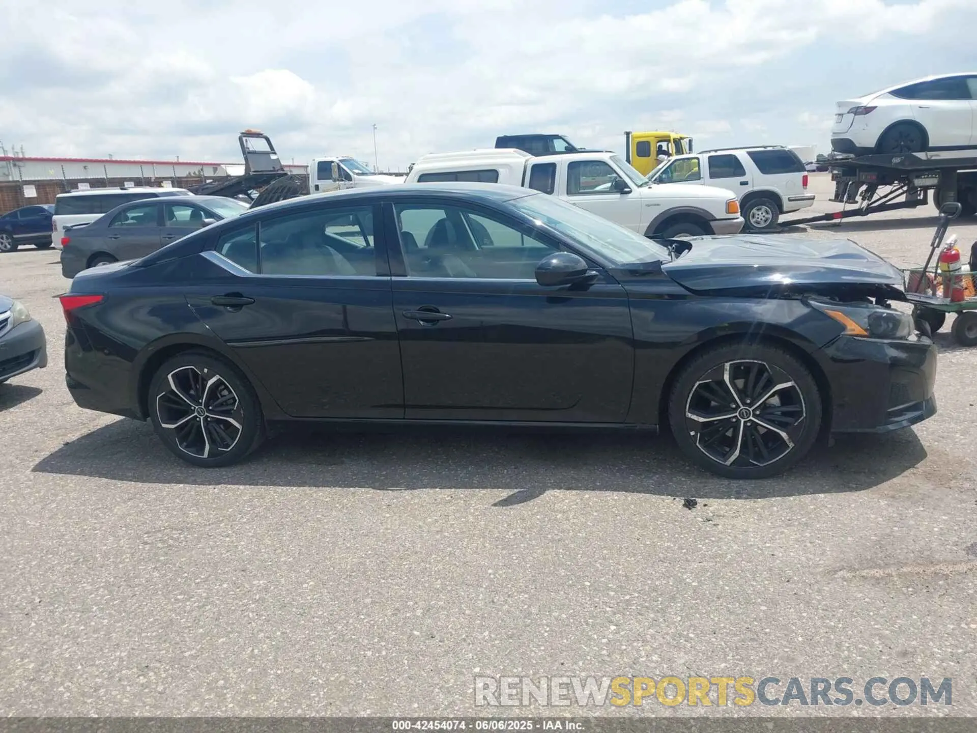 14 Photograph of a damaged car 1N4BL4CV2PN337822 NISSAN ALTIMA 2023