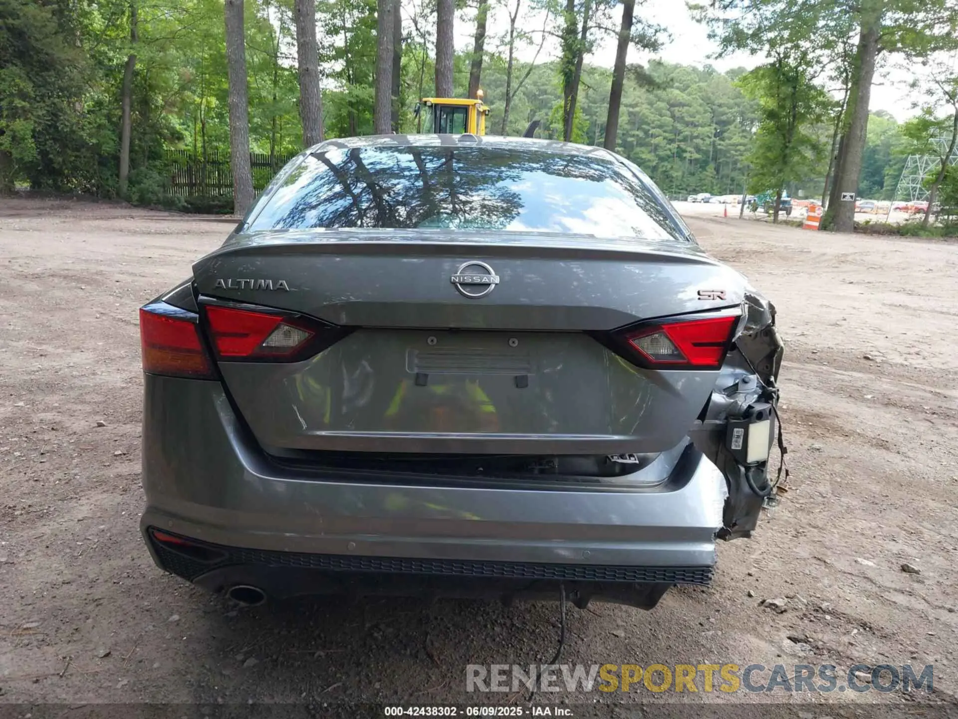 17 Photograph of a damaged car 1N4BL4CV2PN370559 NISSAN ALTIMA 2023