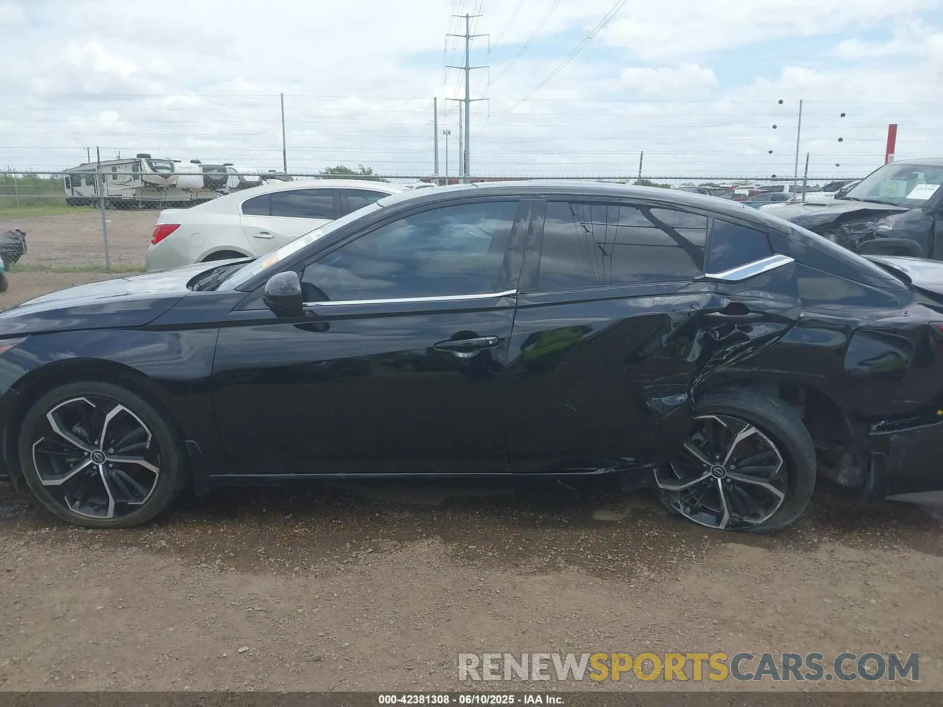 14 Photograph of a damaged car 1N4BL4CV2PN424880 NISSAN ALTIMA 2023