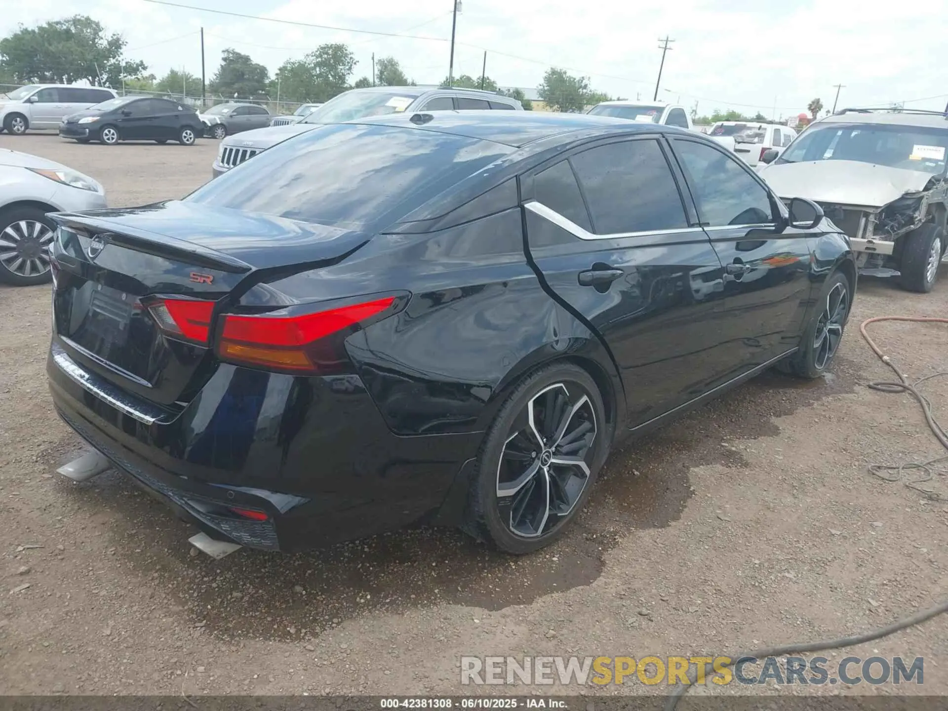 4 Photograph of a damaged car 1N4BL4CV2PN424880 NISSAN ALTIMA 2023