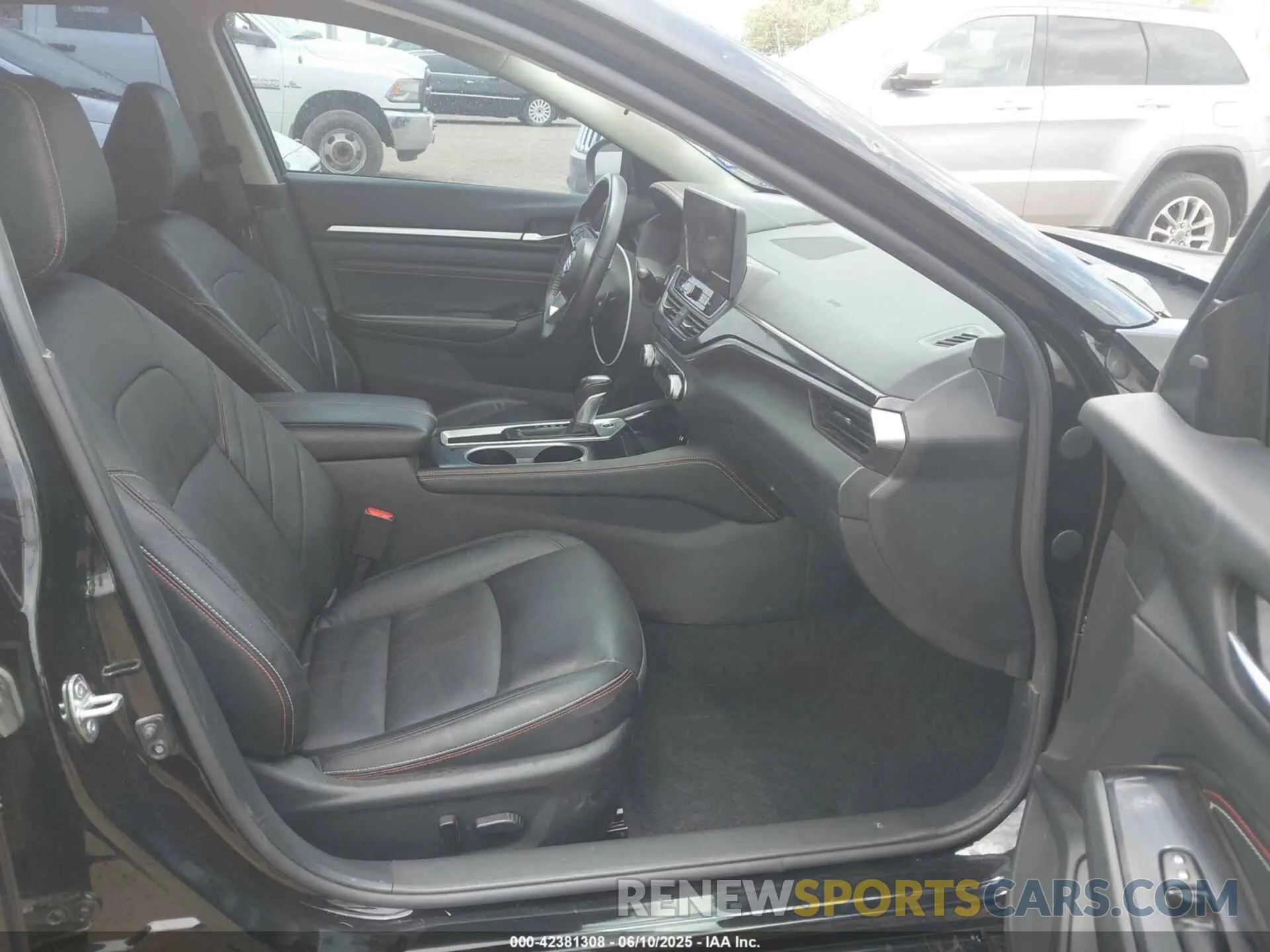 5 Photograph of a damaged car 1N4BL4CV2PN424880 NISSAN ALTIMA 2023