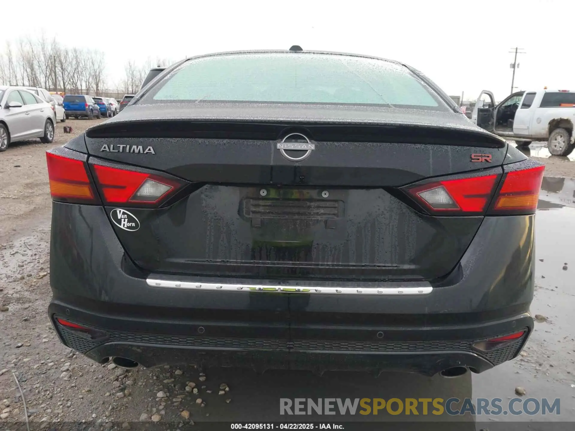 17 Photograph of a damaged car 1N4BL4CV3PN300245 NISSAN ALTIMA 2023