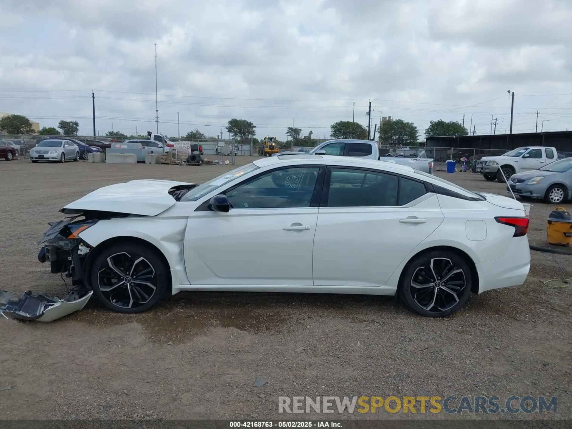 13 Photograph of a damaged car 1N4BL4CV3PN396779 NISSAN ALTIMA 2023