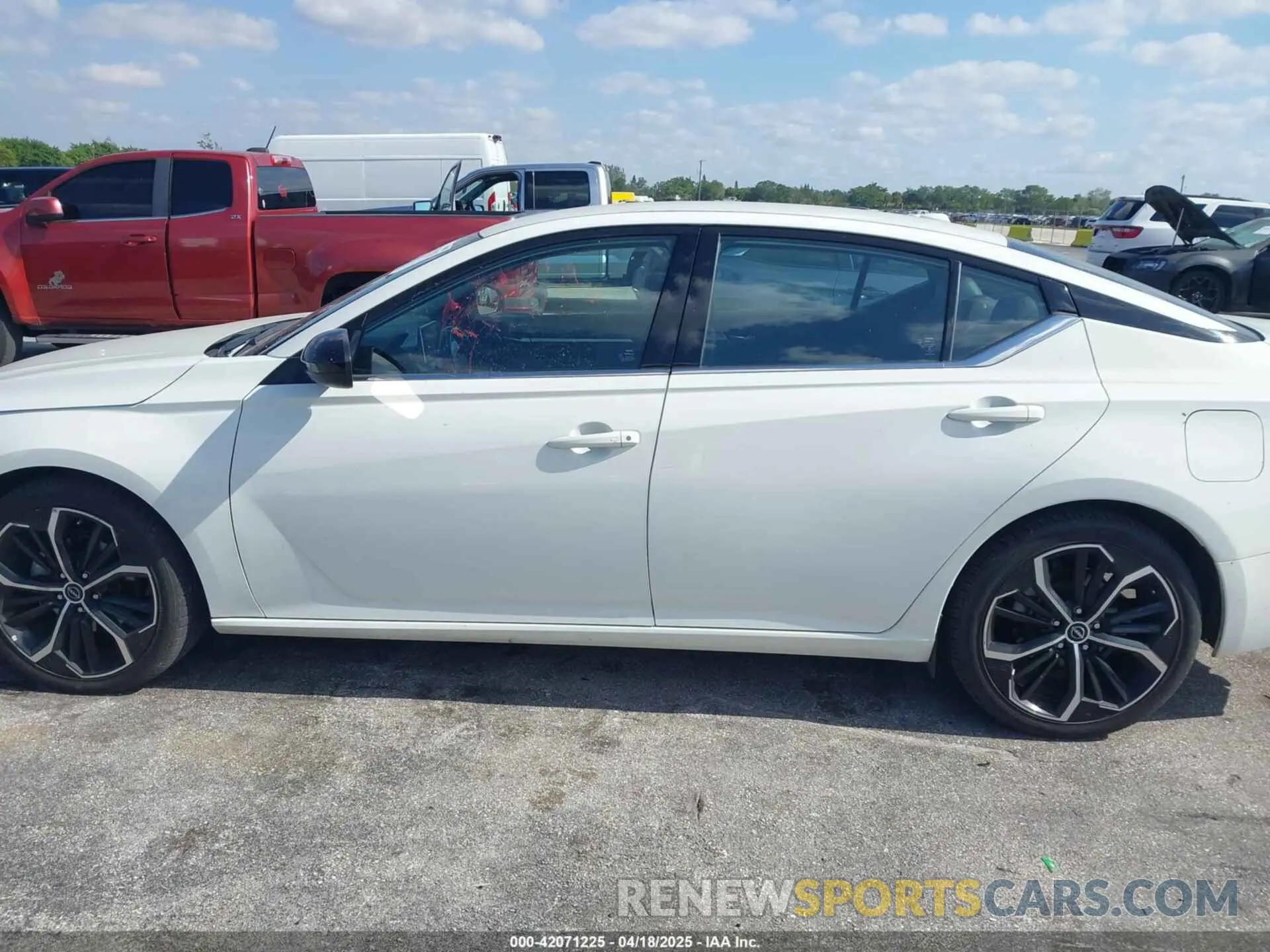 14 Photograph of a damaged car 1N4BL4CV5PN346367 NISSAN ALTIMA 2023