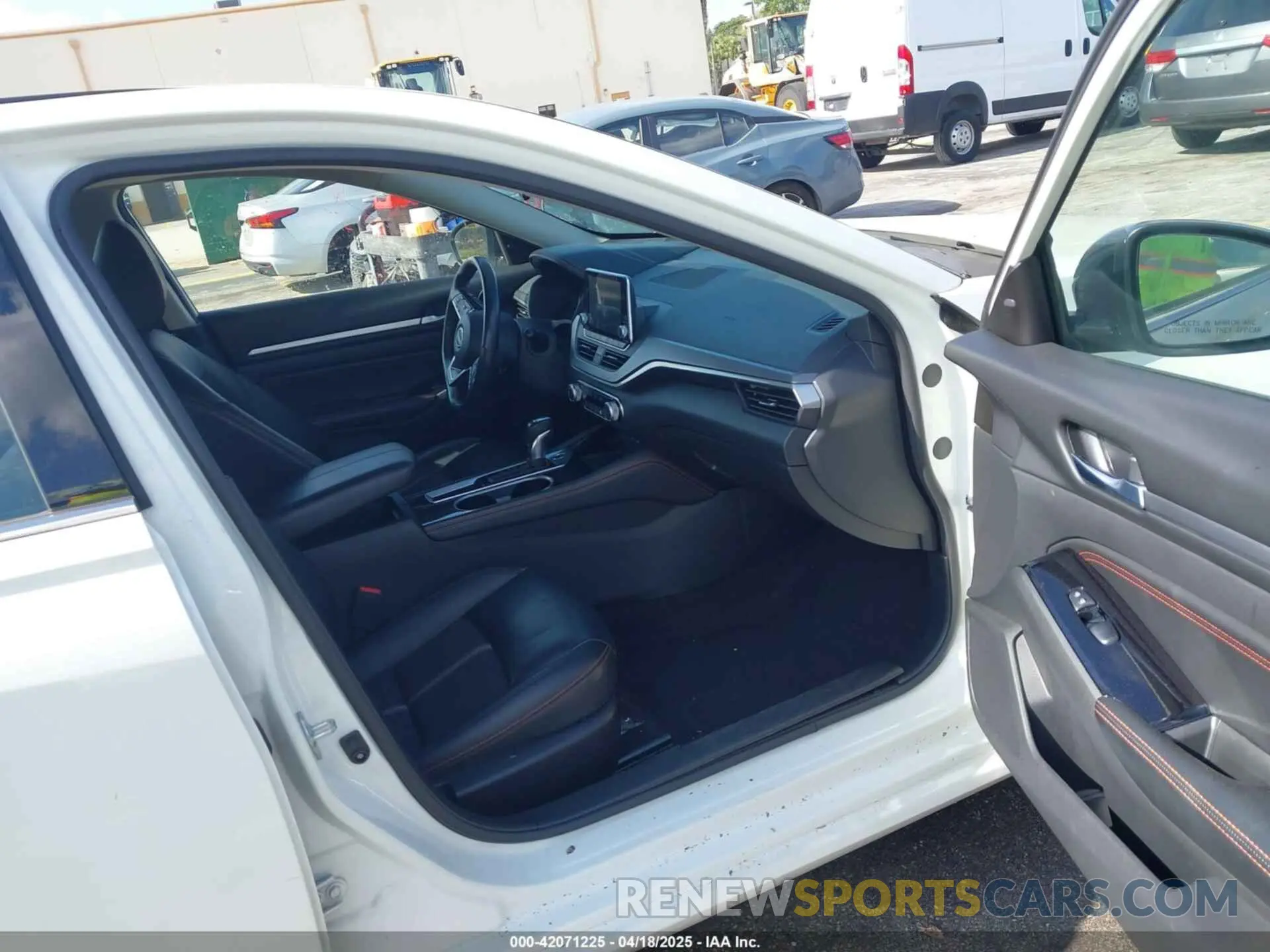 5 Photograph of a damaged car 1N4BL4CV5PN346367 NISSAN ALTIMA 2023
