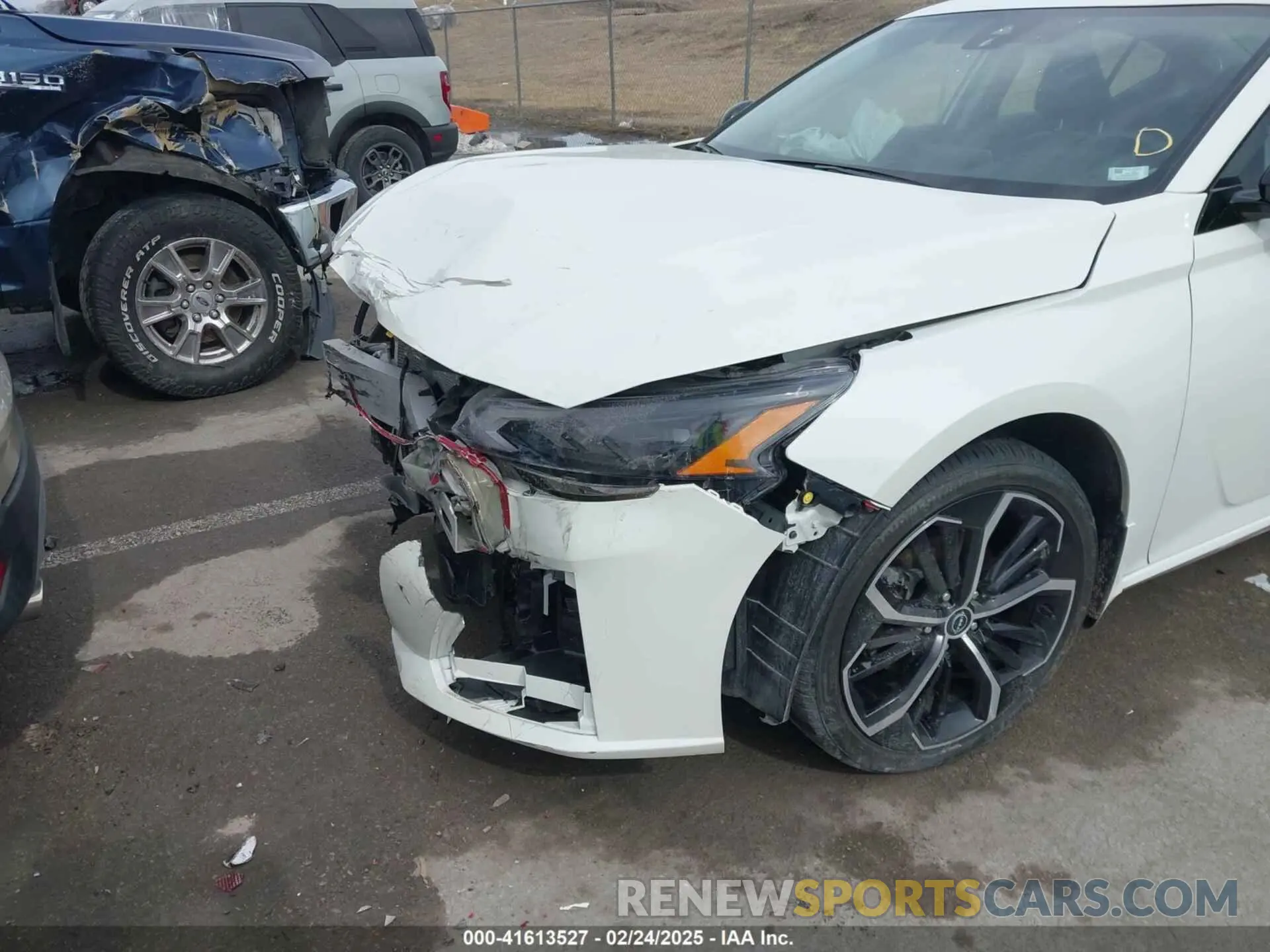 19 Photograph of a damaged car 1N4BL4CV6PN374050 NISSAN ALTIMA 2023