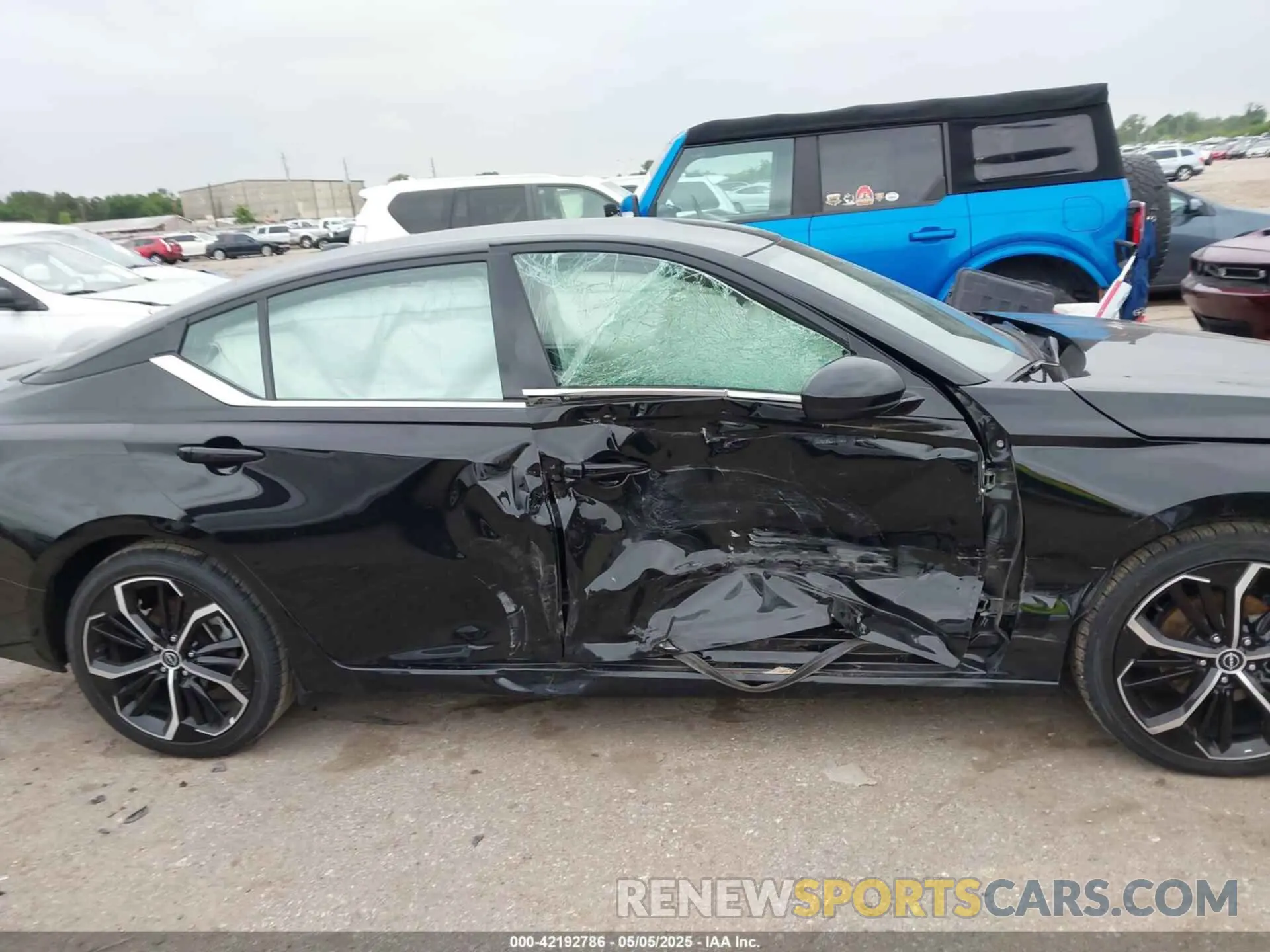 13 Photograph of a damaged car 1N4BL4CV8PN367763 NISSAN ALTIMA 2023