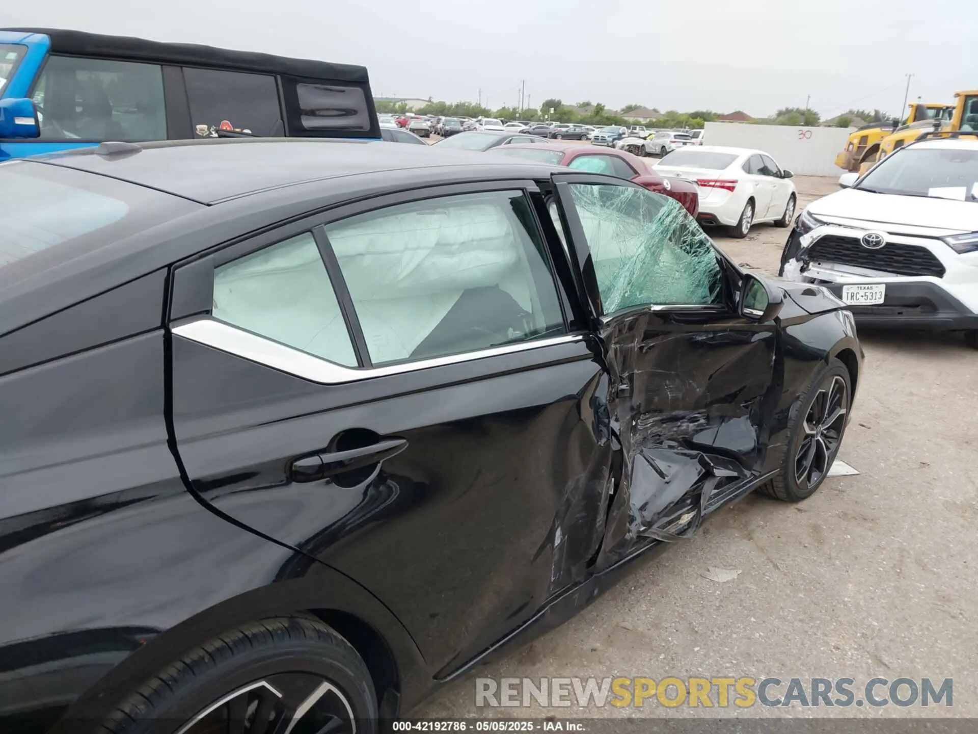 6 Photograph of a damaged car 1N4BL4CV8PN367763 NISSAN ALTIMA 2023