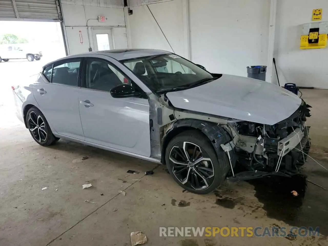 4 Photograph of a damaged car 1N4BL4CV9PN329135 NISSAN ALTIMA 2023
