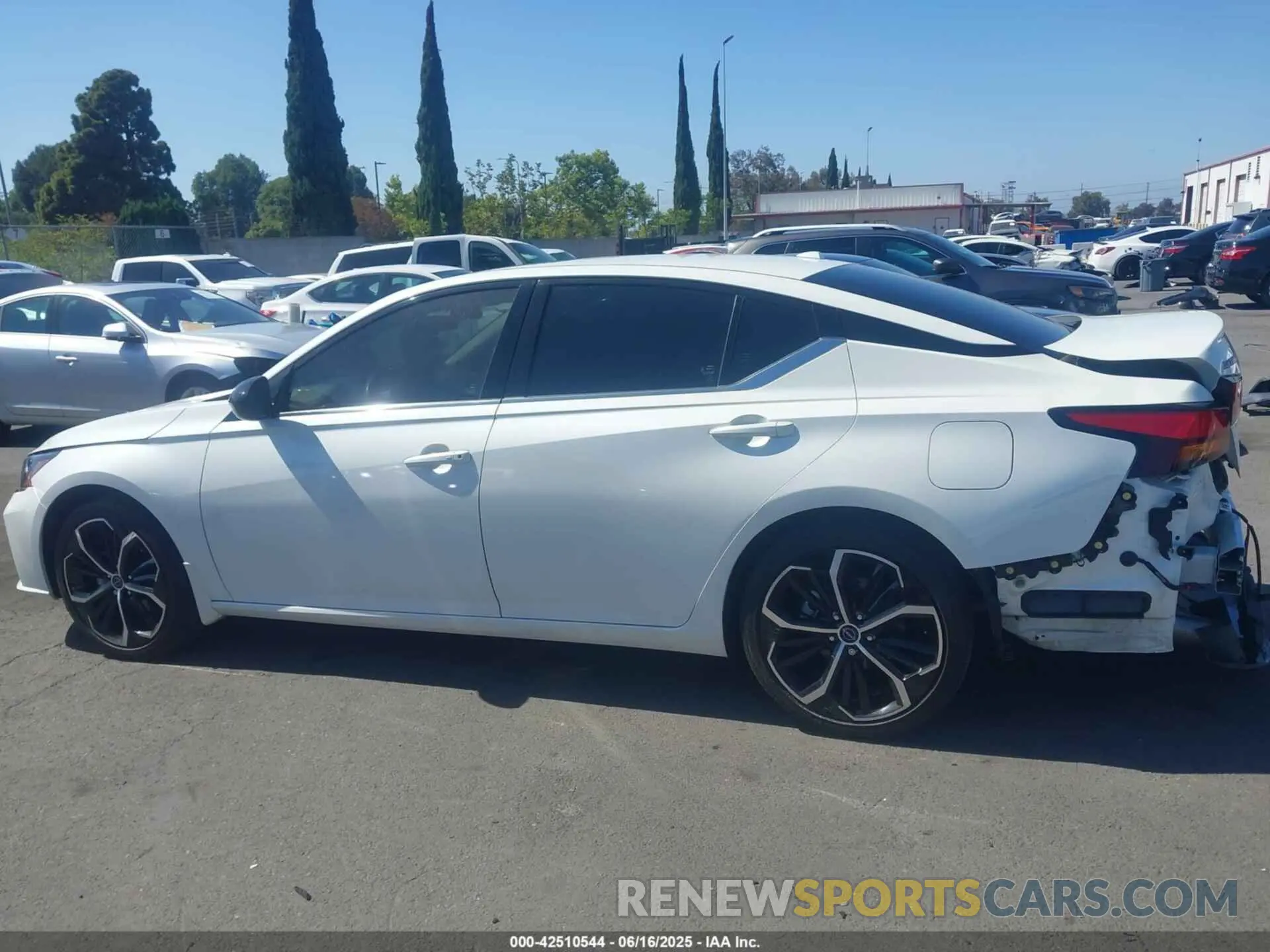 14 Photograph of a damaged car 1N4BL4CVXPN404649 NISSAN ALTIMA 2023