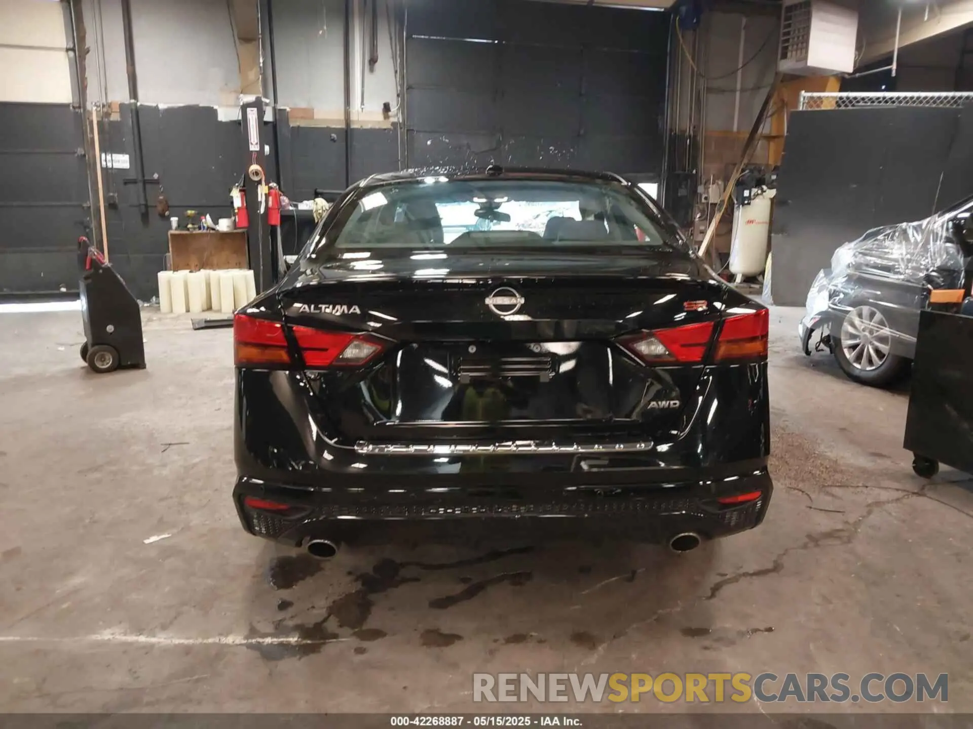 17 Photograph of a damaged car 1N4BL4CW4PN385931 NISSAN ALTIMA 2023