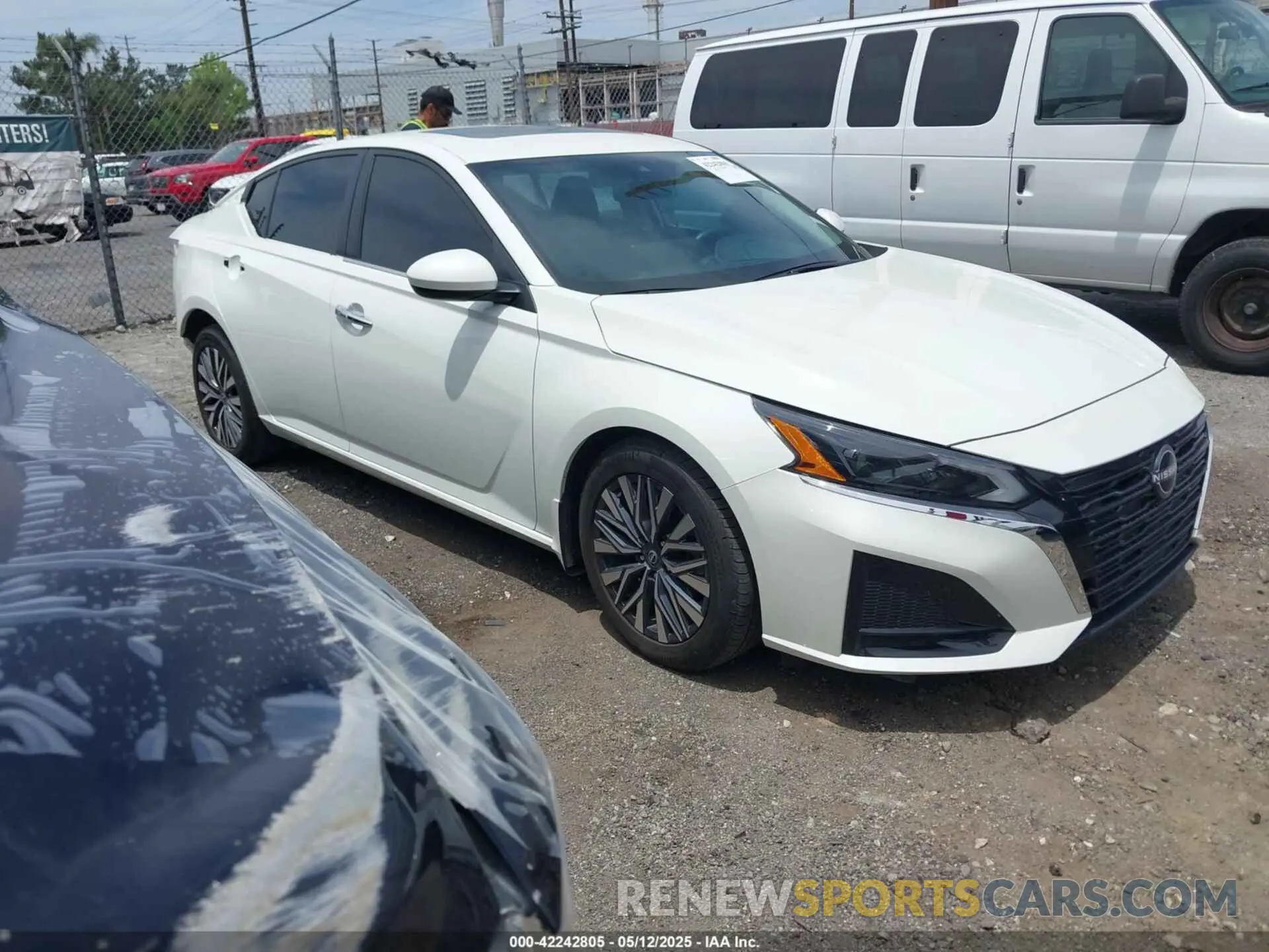1 Photograph of a damaged car 1N4BL4DV0PN328955 NISSAN ALTIMA 2023
