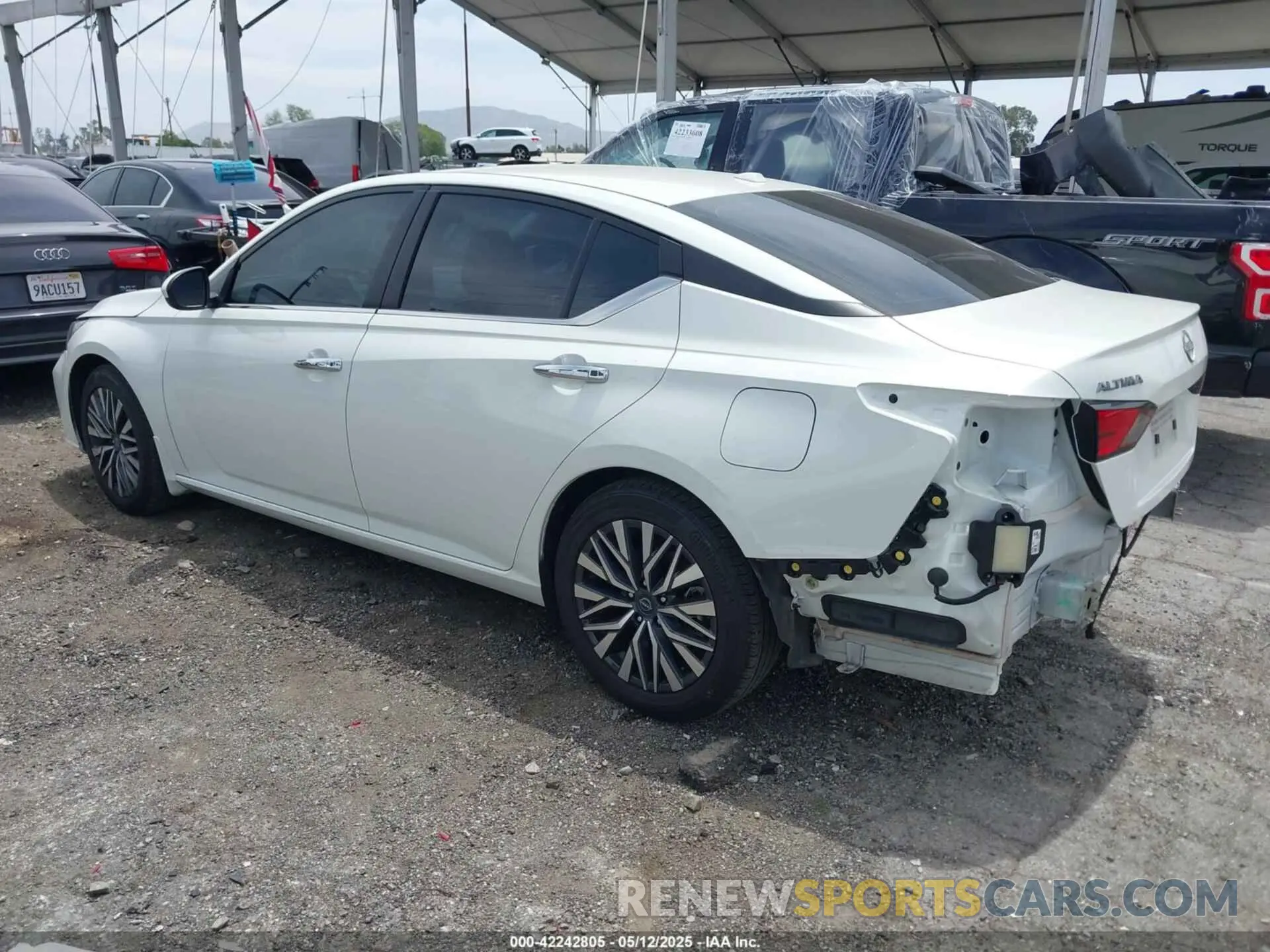 3 Photograph of a damaged car 1N4BL4DV0PN328955 NISSAN ALTIMA 2023