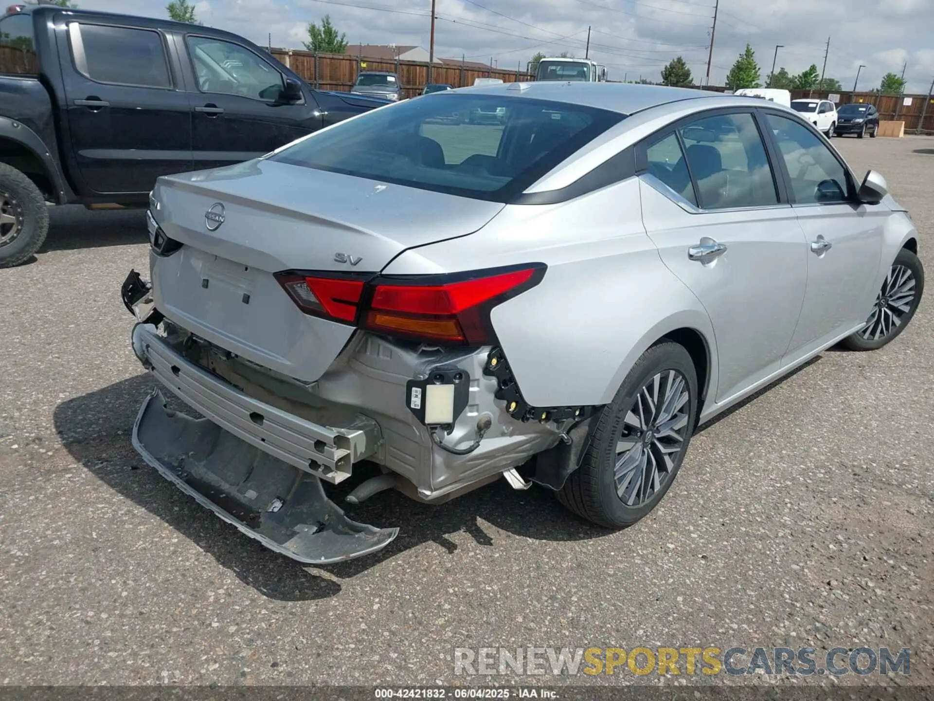 4 Photograph of a damaged car 1N4BL4DV0PN385186 NISSAN ALTIMA 2023