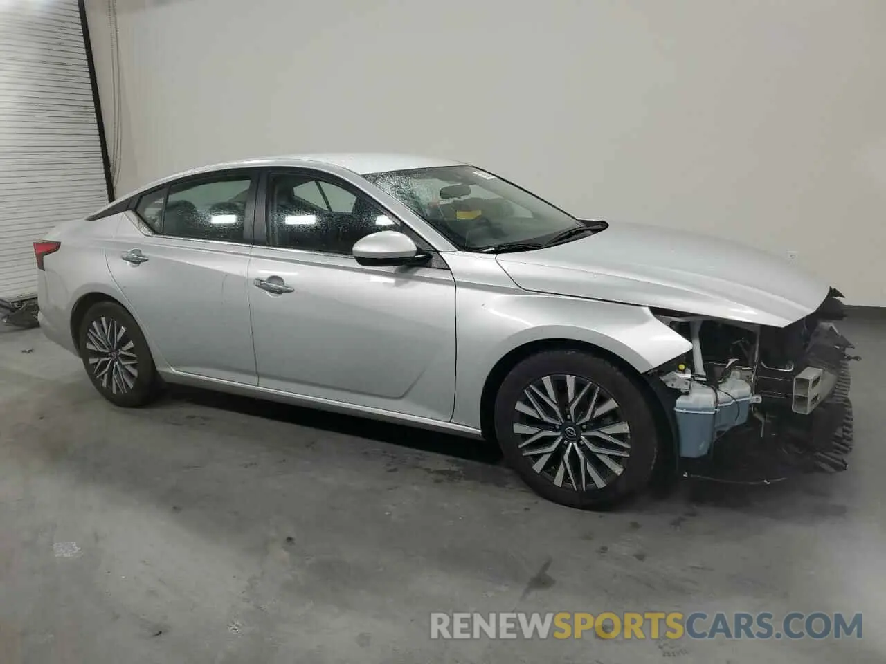 4 Photograph of a damaged car 1N4BL4DV0PN386953 NISSAN ALTIMA 2023