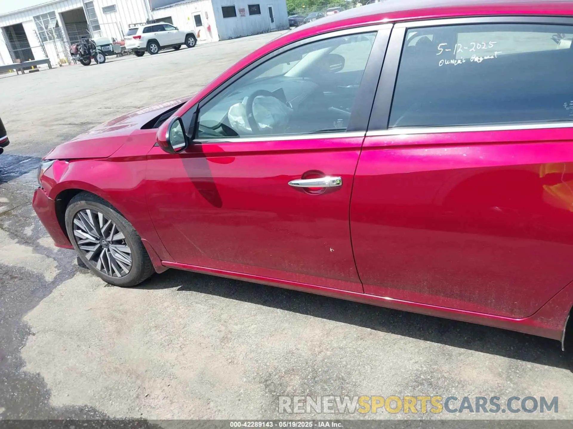 14 Photograph of a damaged car 1N4BL4DV0PN396253 NISSAN ALTIMA 2023