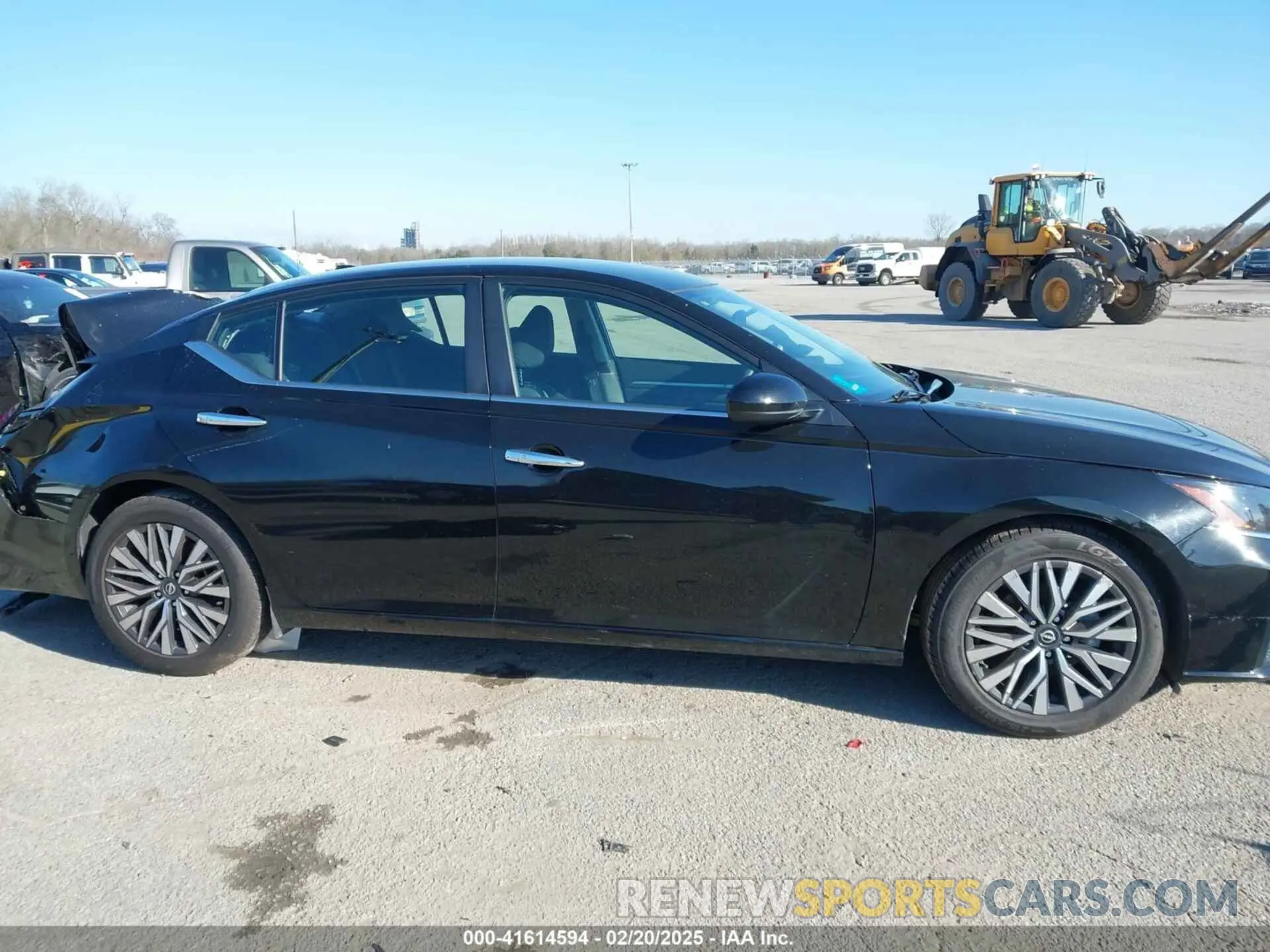 13 Photograph of a damaged car 1N4BL4DV1PN318516 NISSAN ALTIMA 2023