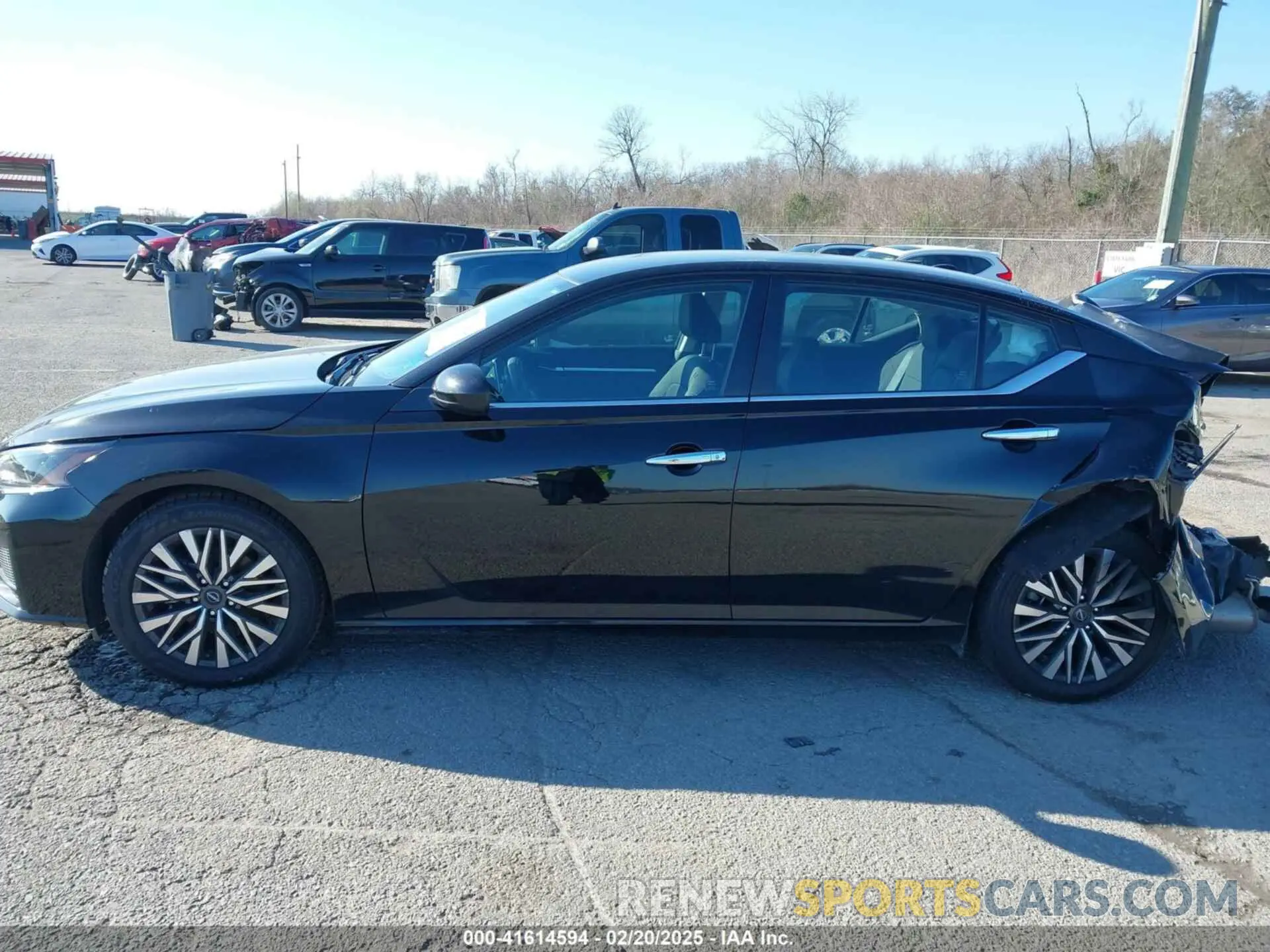 14 Photograph of a damaged car 1N4BL4DV1PN318516 NISSAN ALTIMA 2023