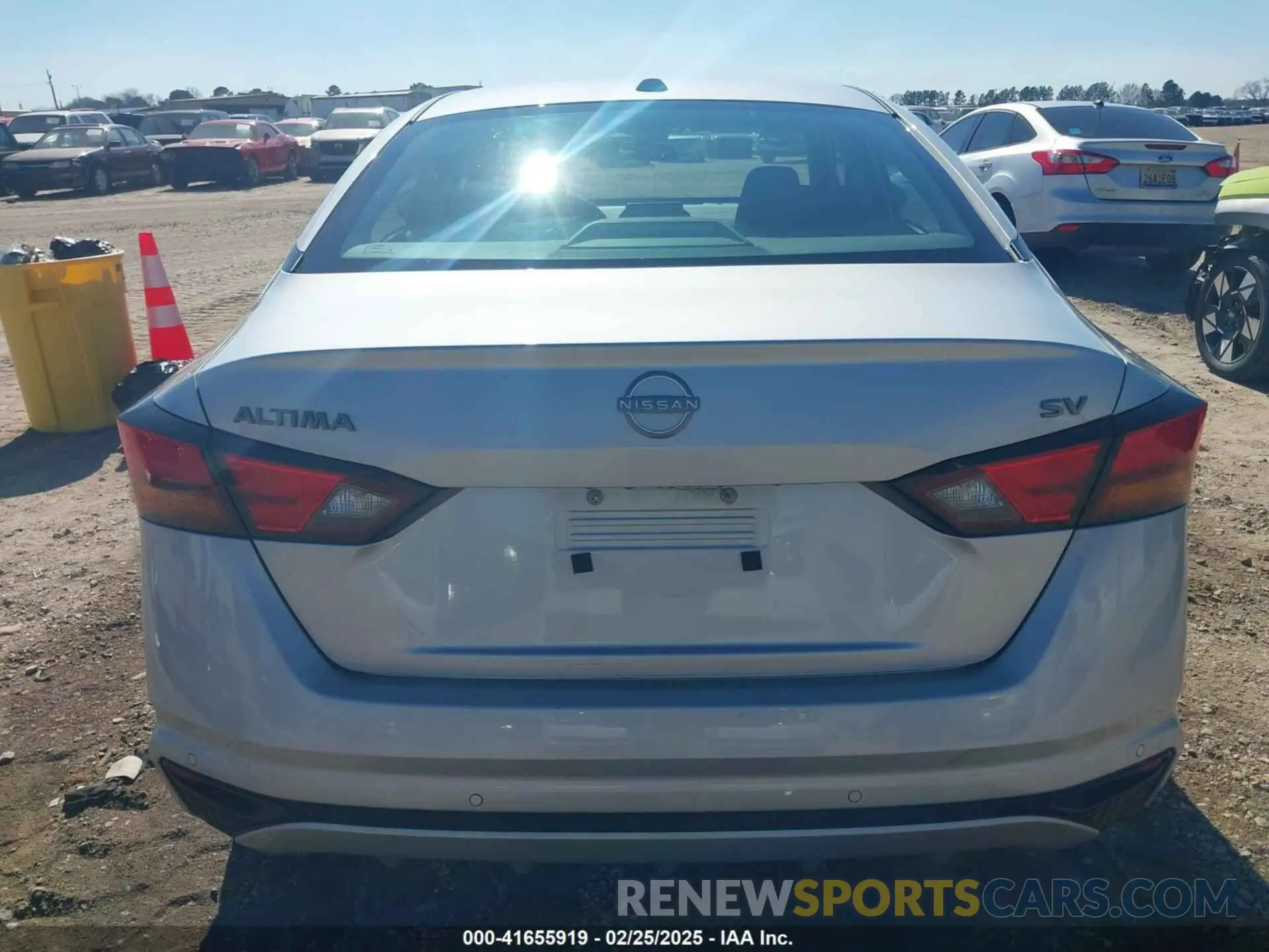 17 Photograph of a damaged car 1N4BL4DV2PN365330 NISSAN ALTIMA 2023