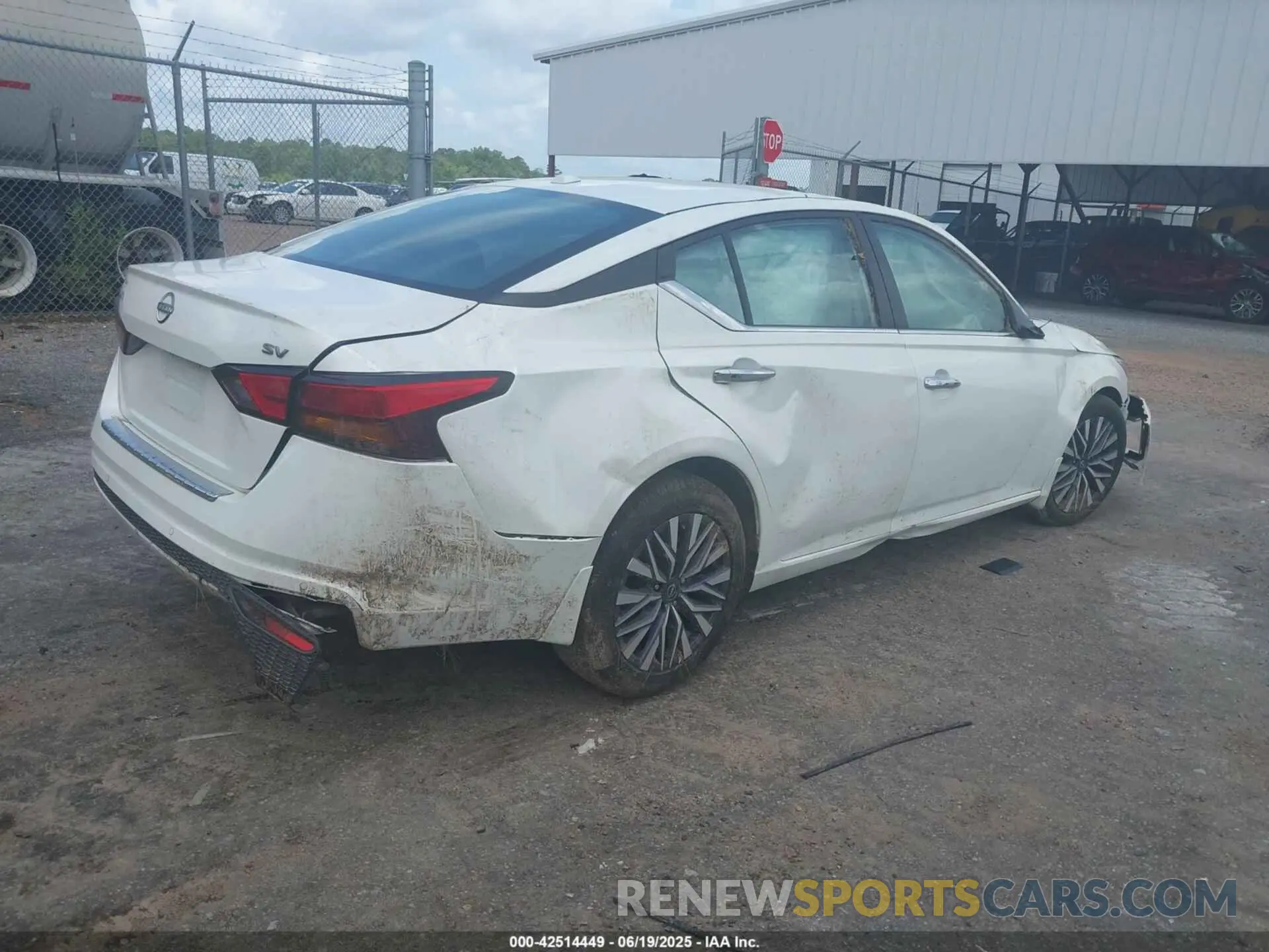 4 Photograph of a damaged car 1N4BL4DV2PN400609 NISSAN ALTIMA 2023