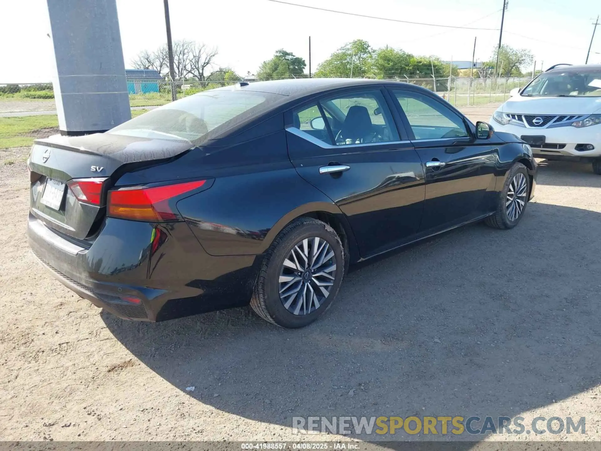 4 Photograph of a damaged car 1N4BL4DV2PN424148 NISSAN ALTIMA 2023