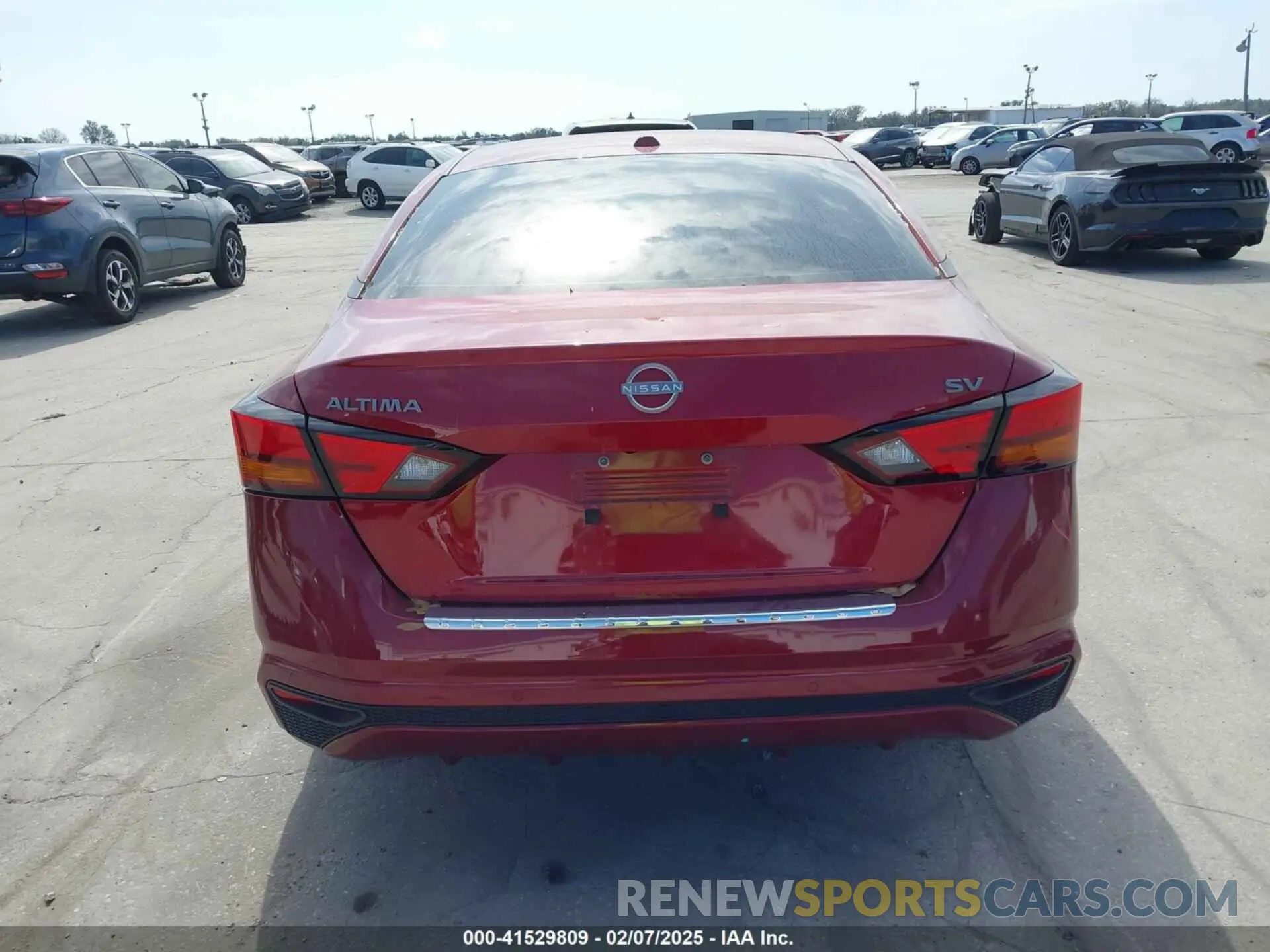 17 Photograph of a damaged car 1N4BL4DV3PN391368 NISSAN ALTIMA 2023