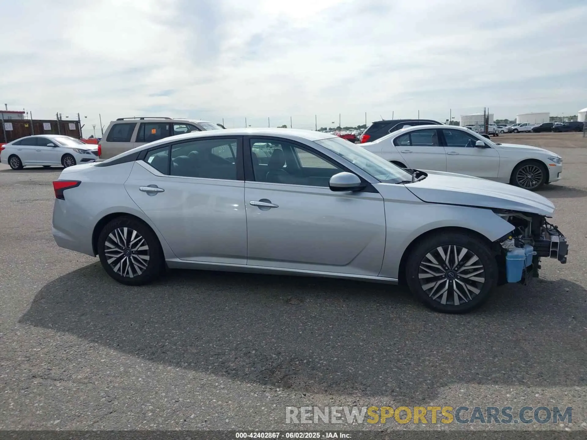14 Photograph of a damaged car 1N4BL4DV4PN332376 NISSAN ALTIMA 2023