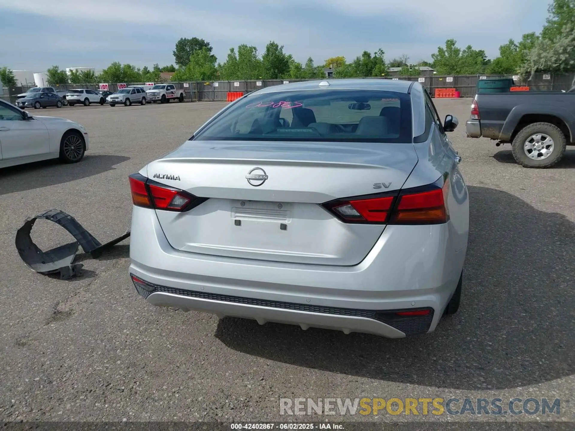 17 Photograph of a damaged car 1N4BL4DV4PN332376 NISSAN ALTIMA 2023