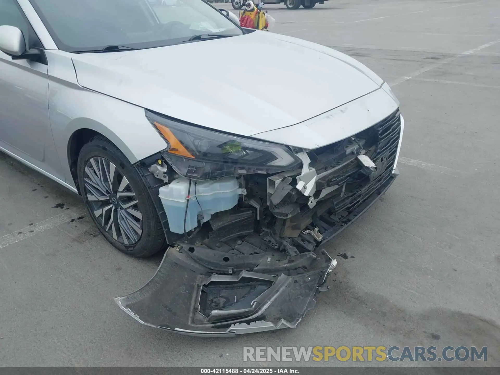 17 Photograph of a damaged car 1N4BL4DV5PN372417 NISSAN ALTIMA 2023