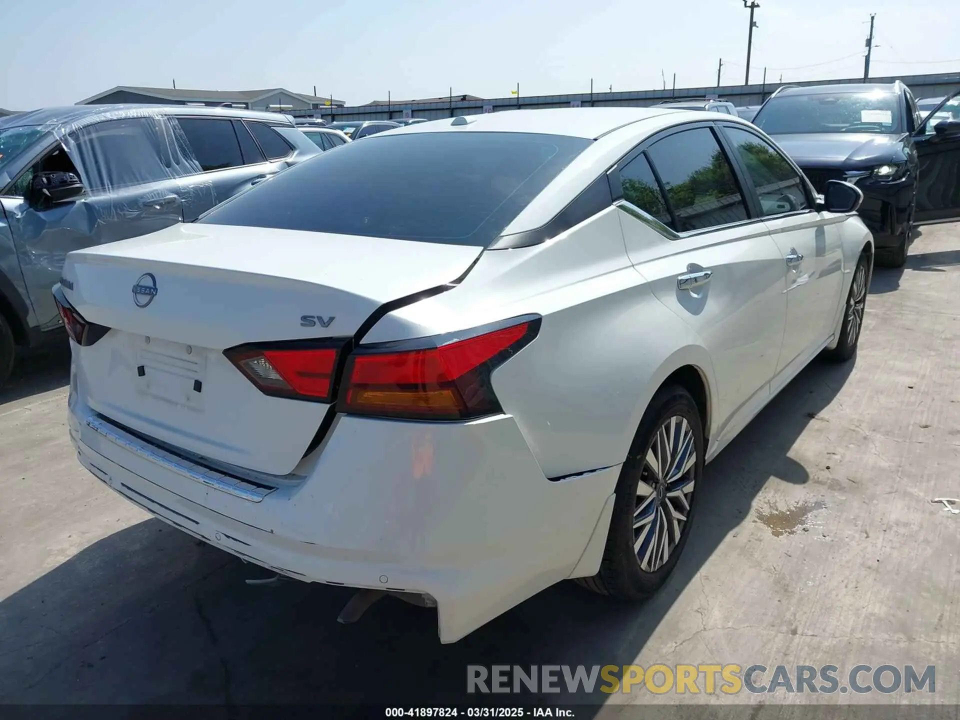 4 Photograph of a damaged car 1N4BL4DV5PN425648 NISSAN ALTIMA 2023