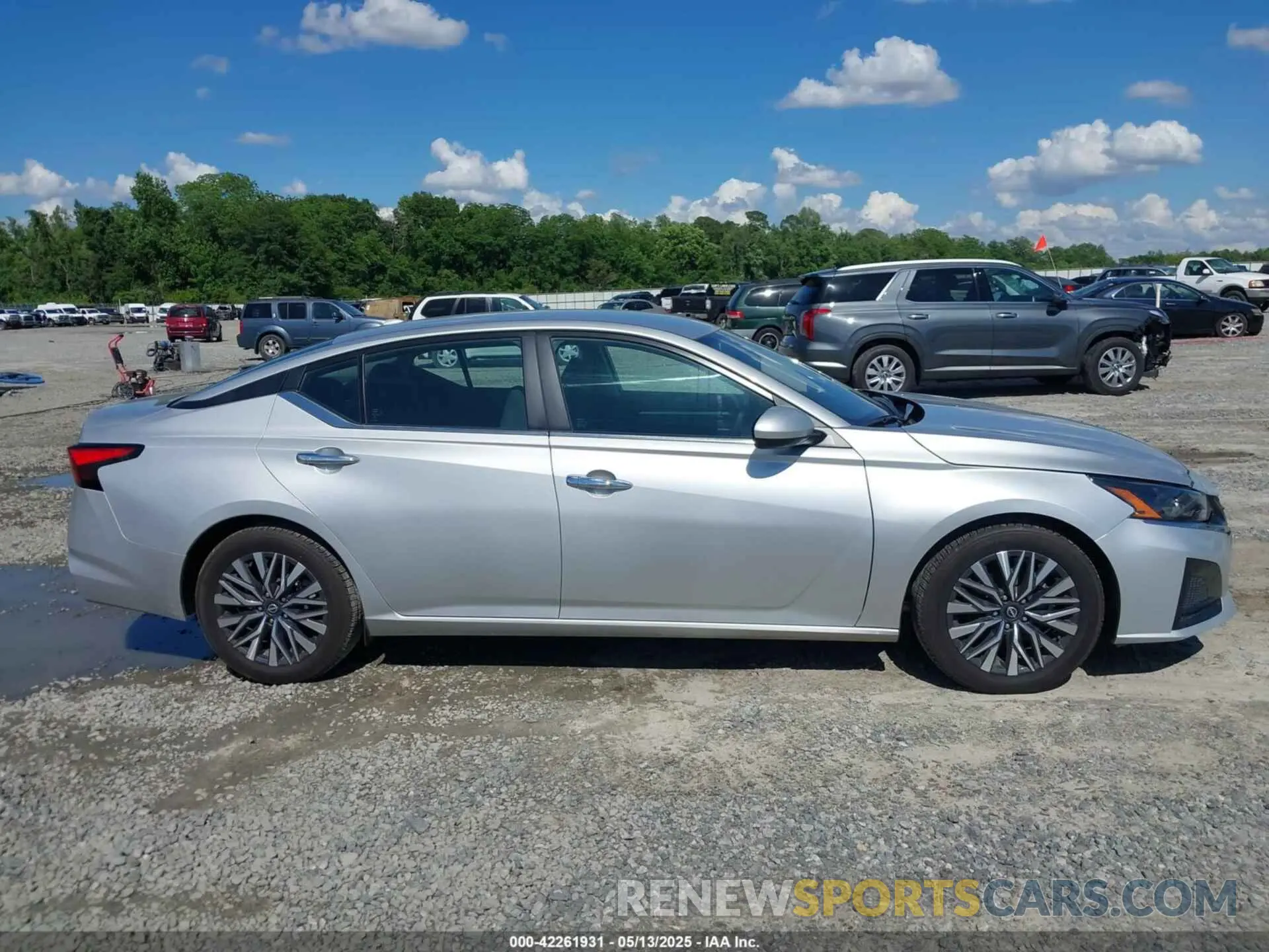 13 Photograph of a damaged car 1N4BL4DV6PN374547 NISSAN ALTIMA 2023